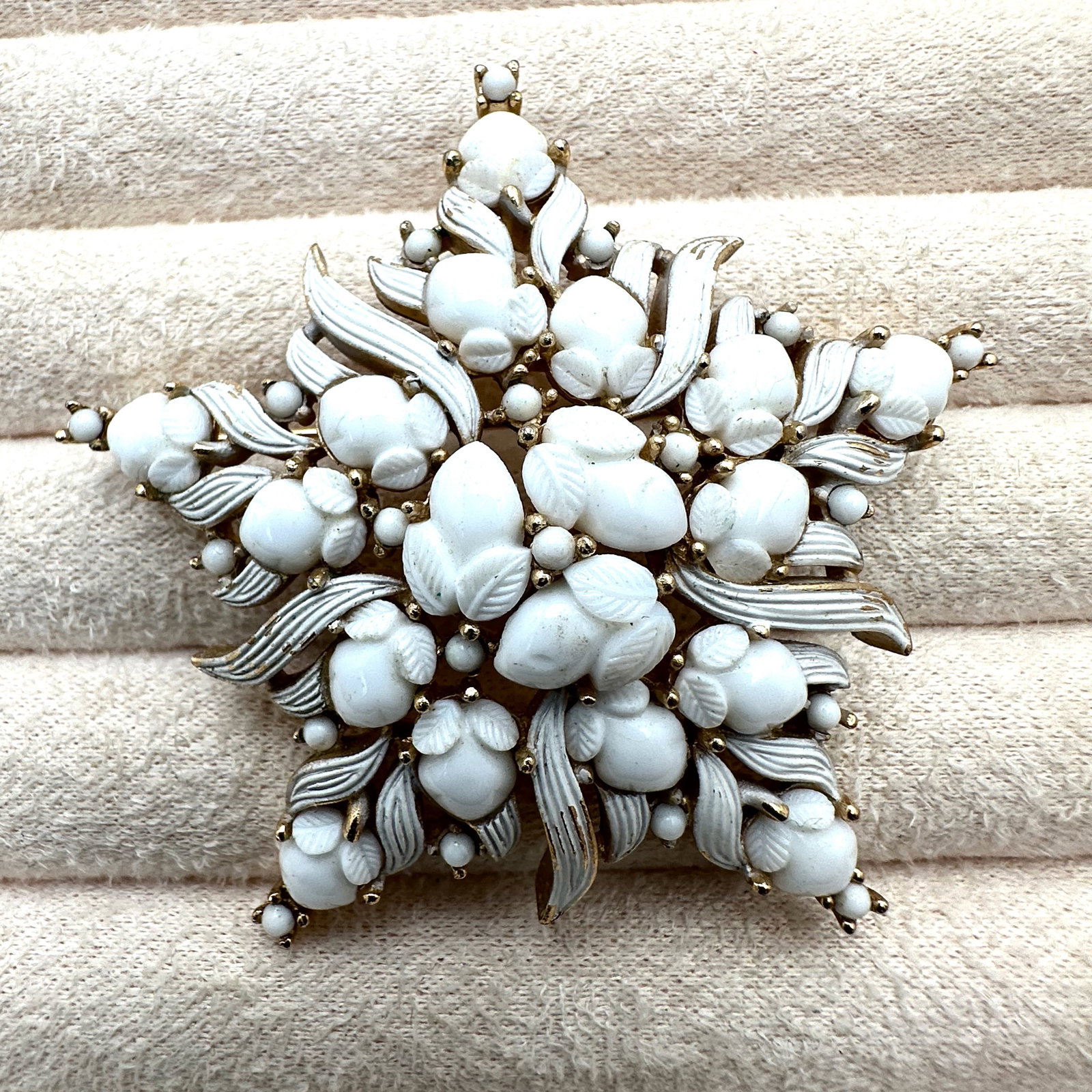 Vintage Trifari White Milk Glass Rhinestone Gold Tone Brooch Pin 2.5 Inch (1 of 2)
