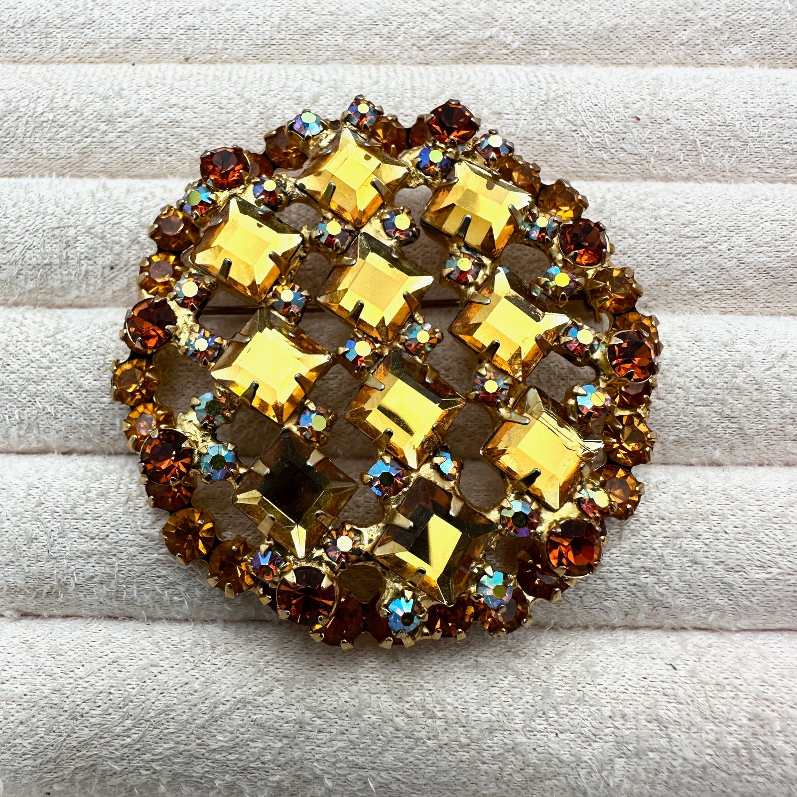 Vintage Amber Glass Rhinestone Gold Tone Brooch Pin 2.25 Inch: Vintage Amber Glass Rhinestone Gold Tone Brooch Pin 2.25 Inch
