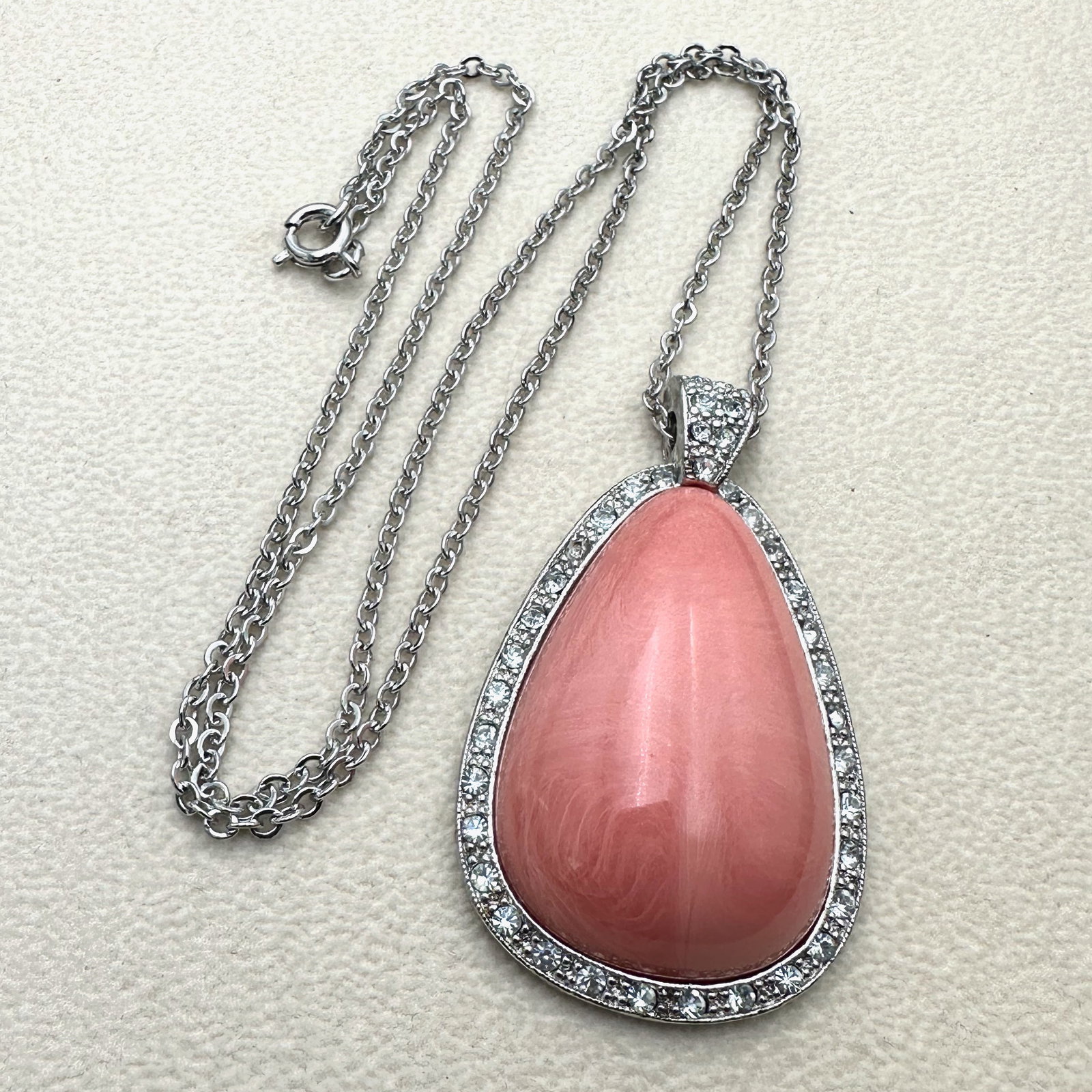 Vintage 1970s Pink Pendant Silver Tone Necklace 22 Inch Chain (1 of 2)