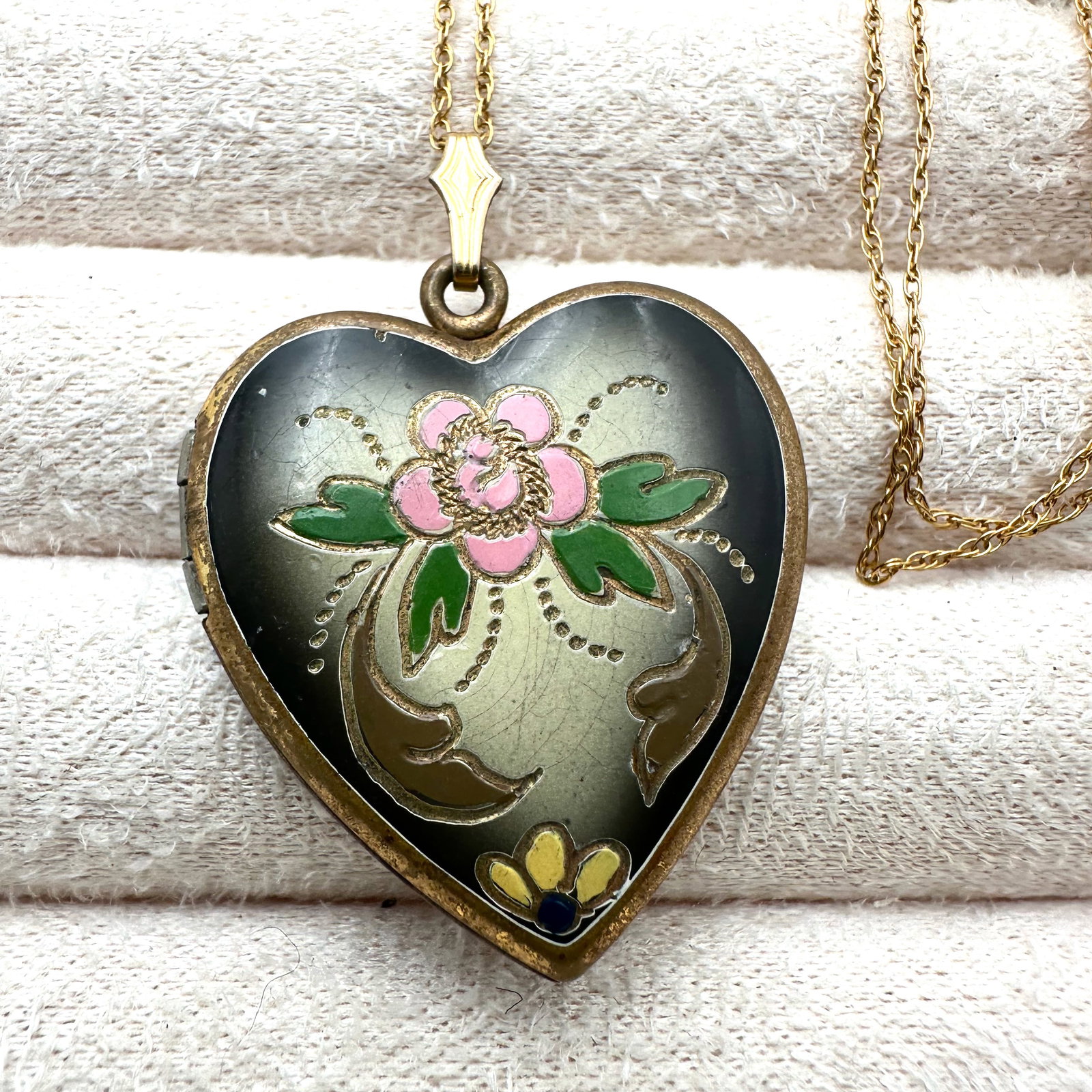 Antique Gold Filled Enamel Heart Pendant Picture 1.5 Inch Locket Necklace 18 Inch Chain (1 of 3)