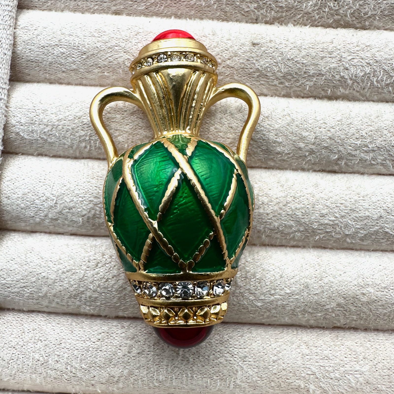 Red Glass Cabochon Green Enamel Clear Rhinestone Gold Tone Urn Brooch Pin 2.25 Inch: Red Glass Cabochon Green Enamel Clear Rhinestone Gold Tone Urn Brooch Pin 2.25 Inch