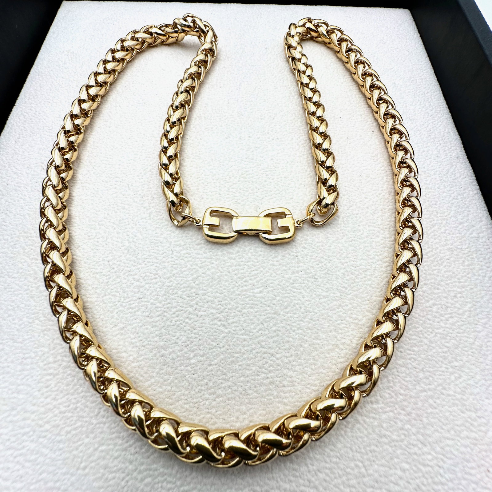 Vintage Givenchy Gold Plated Heavy Chain Necklace 22 Inch Length: Vintage Givenchy Gold Plated Heavy Chain Necklace 22 Inch Length