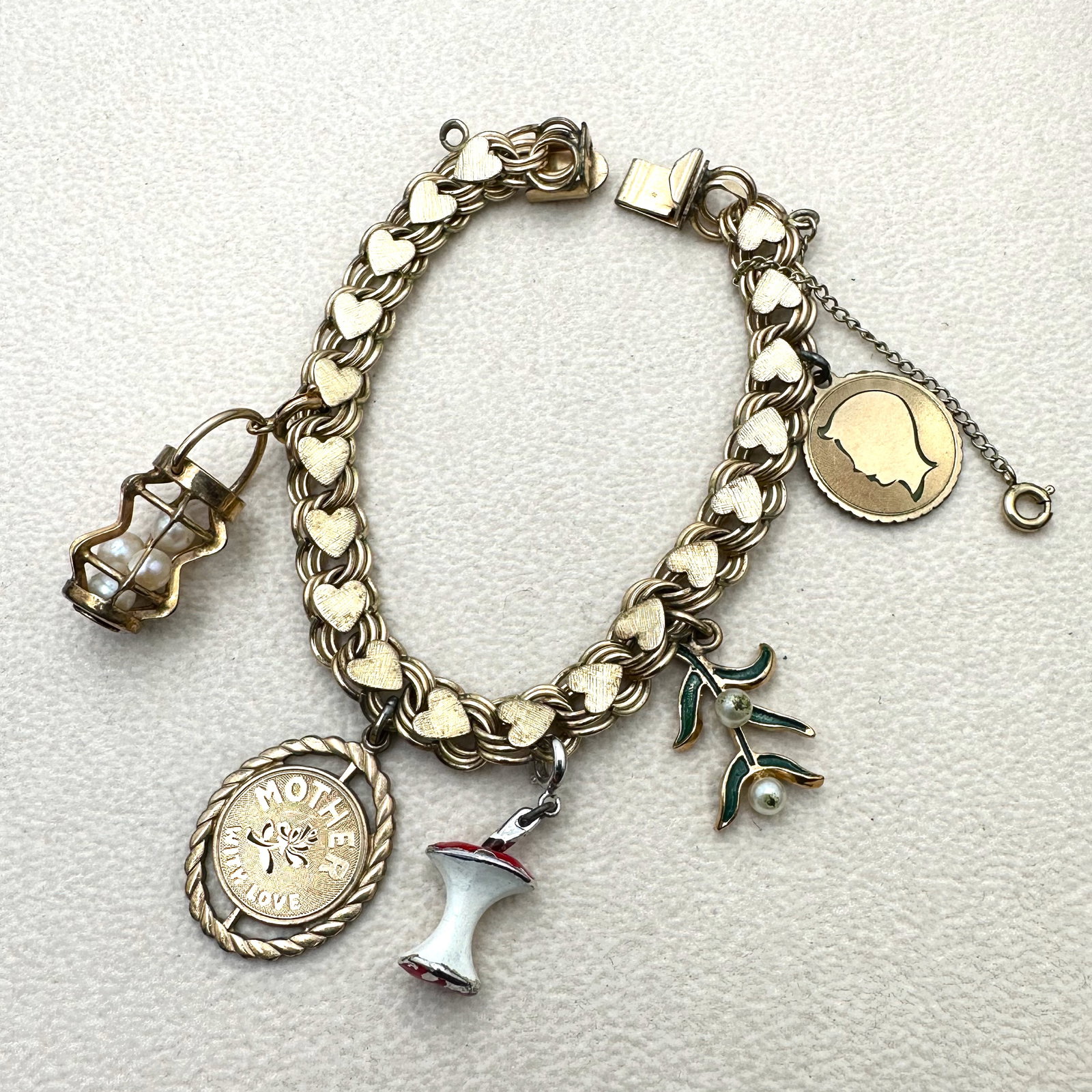 Vintage Gold Filled Heart Design Charm Bracelet 7 Inch Length and Charms (1 of 2)