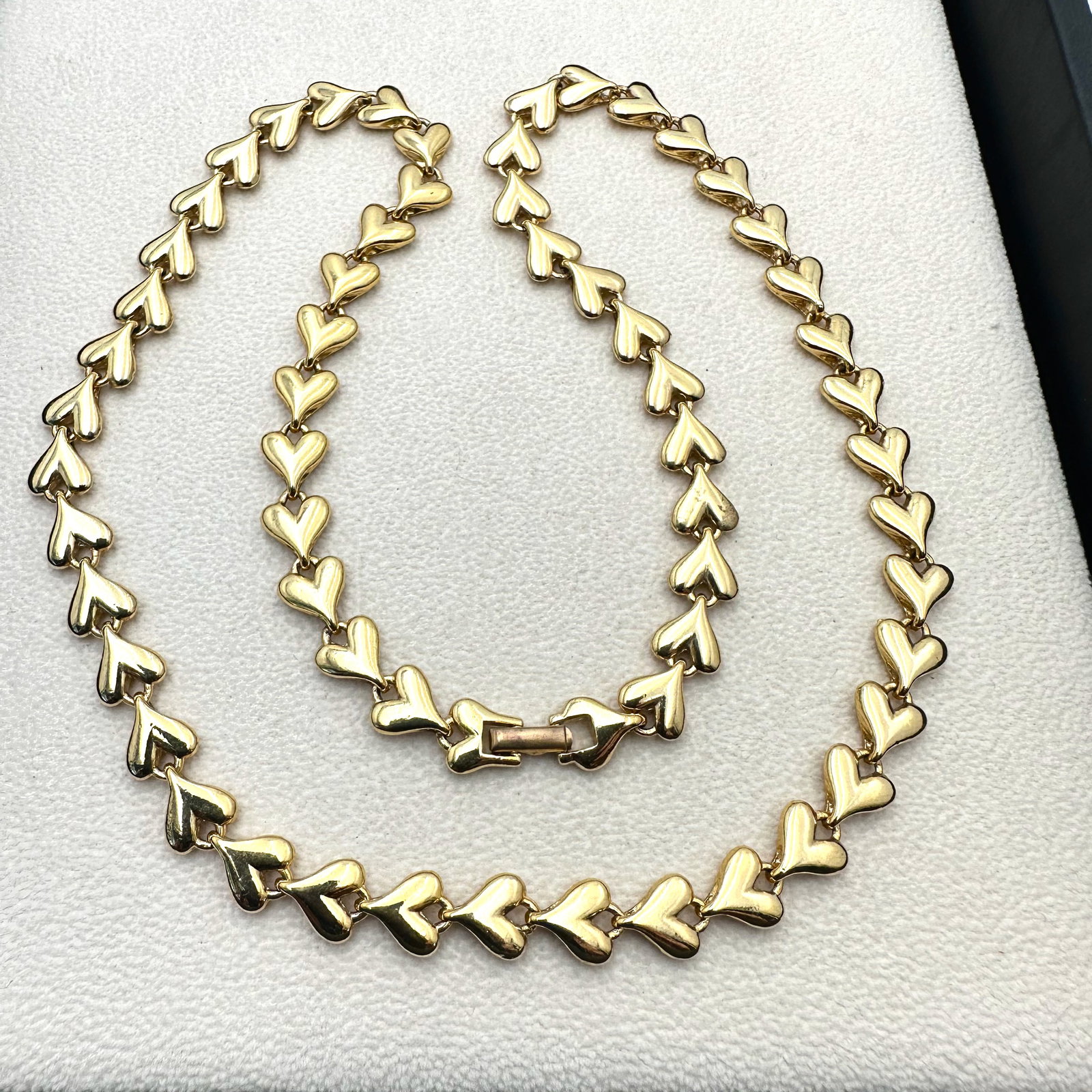Vintage Heavy Link Heart Design Gold Tone Chain Necklace 24 Inch: Vintage Heavy Link Heart Design Gold Tone Chain Necklace 24 Inch
