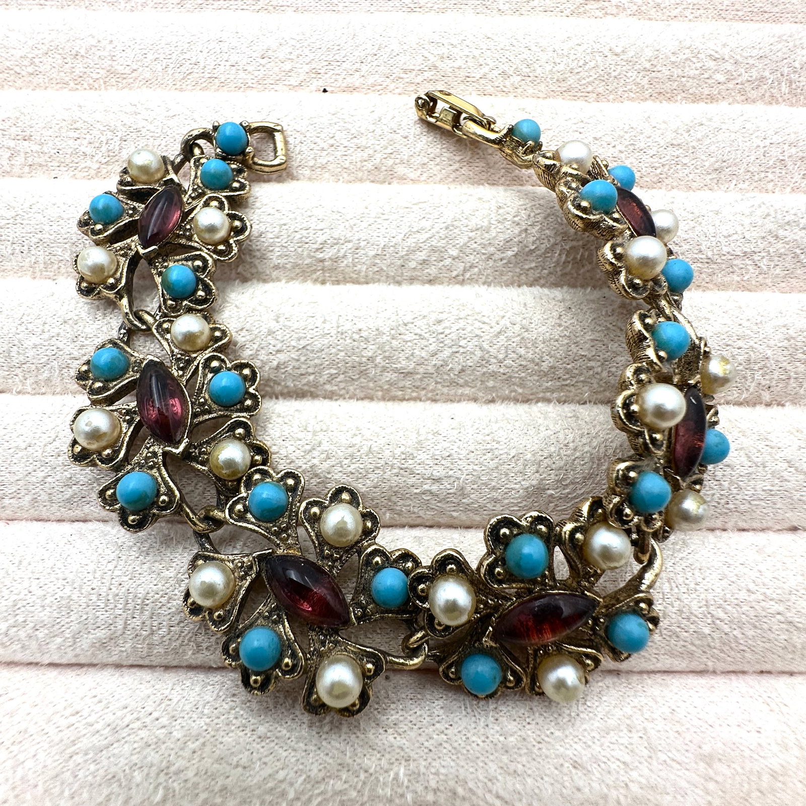 Vintage Weiss Faux Turquoise Pearl Purple Rhinestone Gold Tone Bracelet 7.25 Inch: Vintage Weiss Faux Turquoise Pearl Purple Rhinestone Gold Tone Bracelet 7.25 Inch