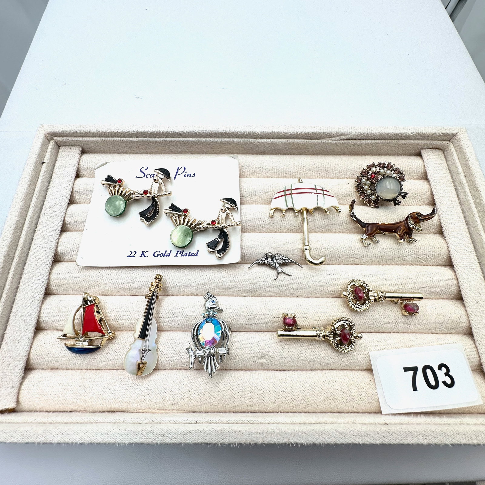 Vintage Group Lot of Brooches Pins Scatter Umbrella Dog Turkey Keys Parrot and More (1 of 2)
