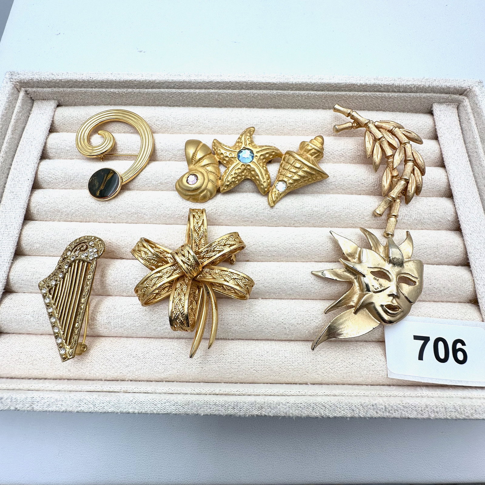 Vintage Group Lot of Brooches Pins Gold Tone Sea Shells Harp Bow and More (1 of 2)