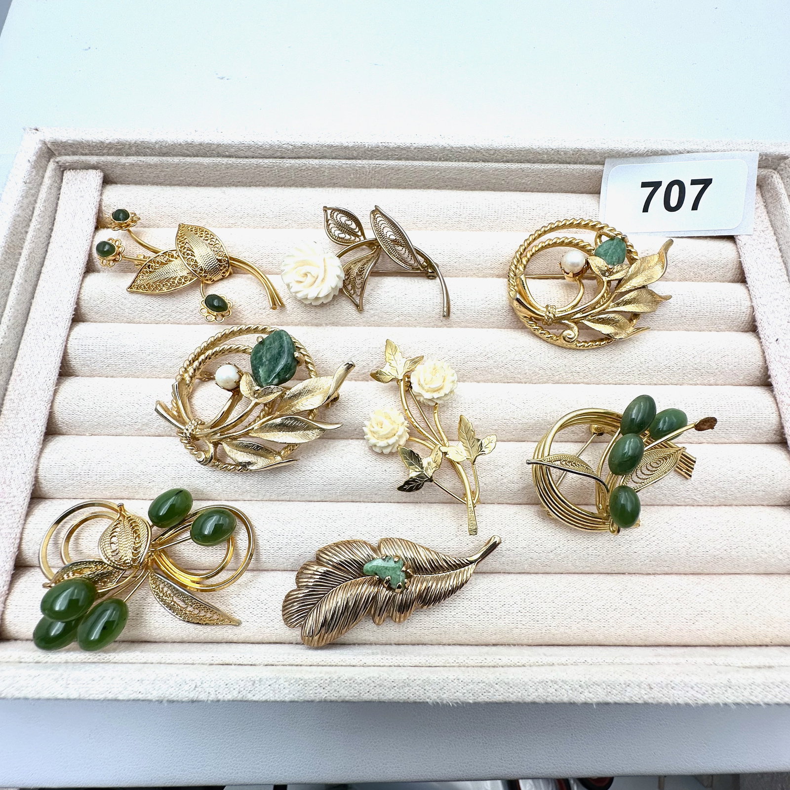 Vintage Group Lot of Brooches Pins Green Jade and Carved Flowers Gold Tone (1 of 2)