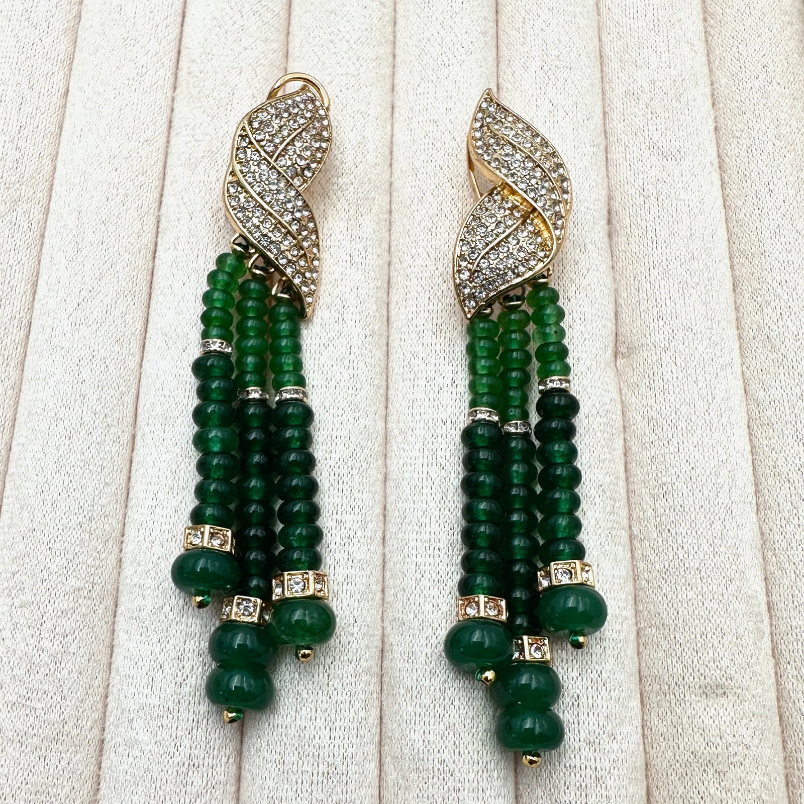 Green Glass Bead Gold Plated Chandelier Pierced Earrings 3 Inch Length (1 of 2)