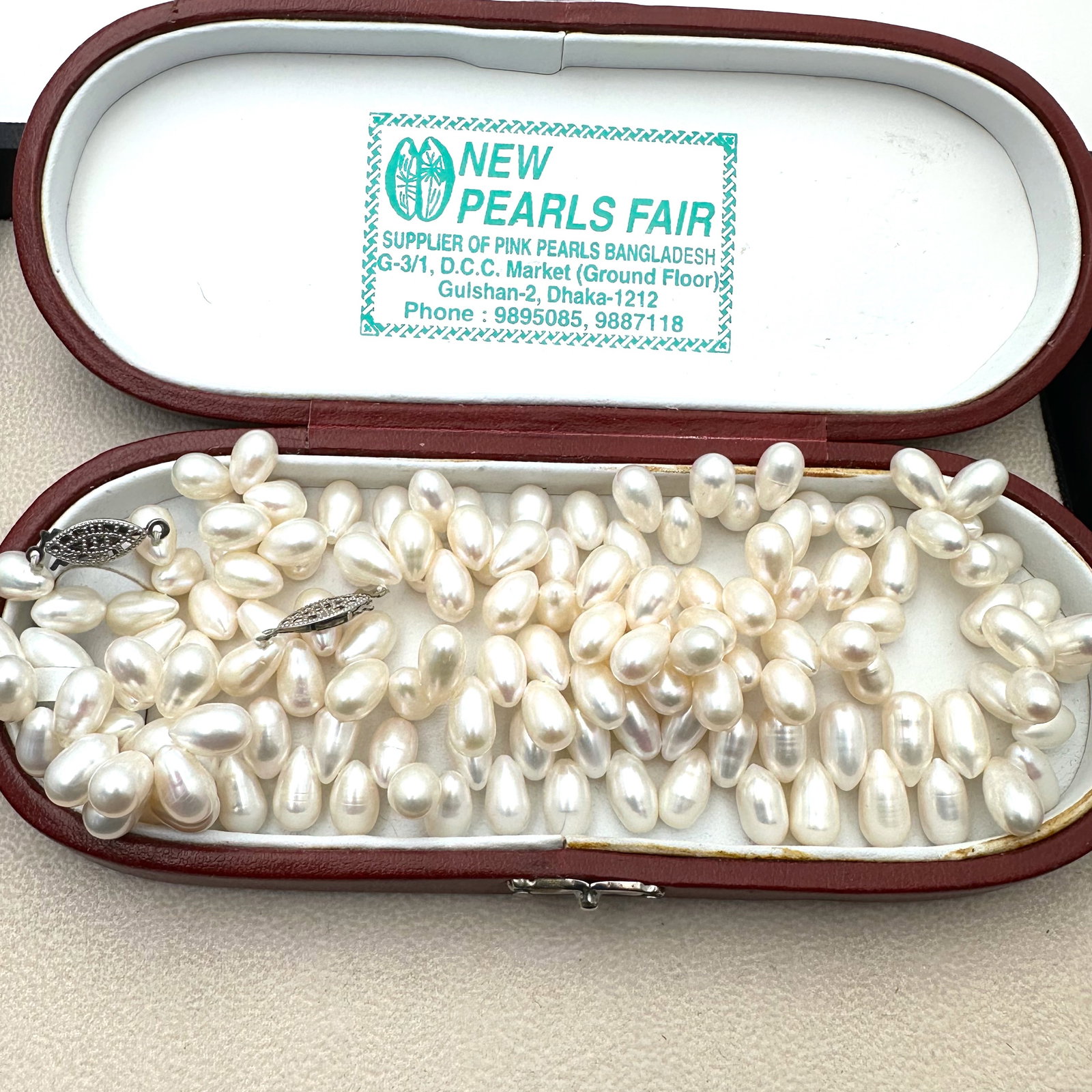 Vintage White Pearl 20 Inch Necklace and 8 Inch Bracelet in Original Box (1 of 2)