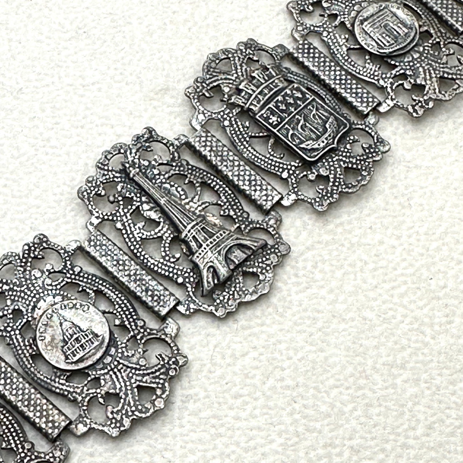 Vintage Paris Souvenir Bracelet Fits Up to 7.5 Inch Silver Tone: Vintage Paris Souvenir Bracelet Fits Up to 7.5 Inch Silver Tone