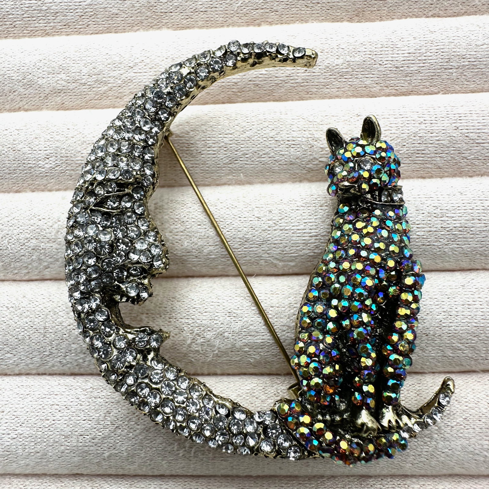 Multicolor Crystal Cat and Moon Gold Tone Brooch Pin 2.5 Inch (1 of 2)