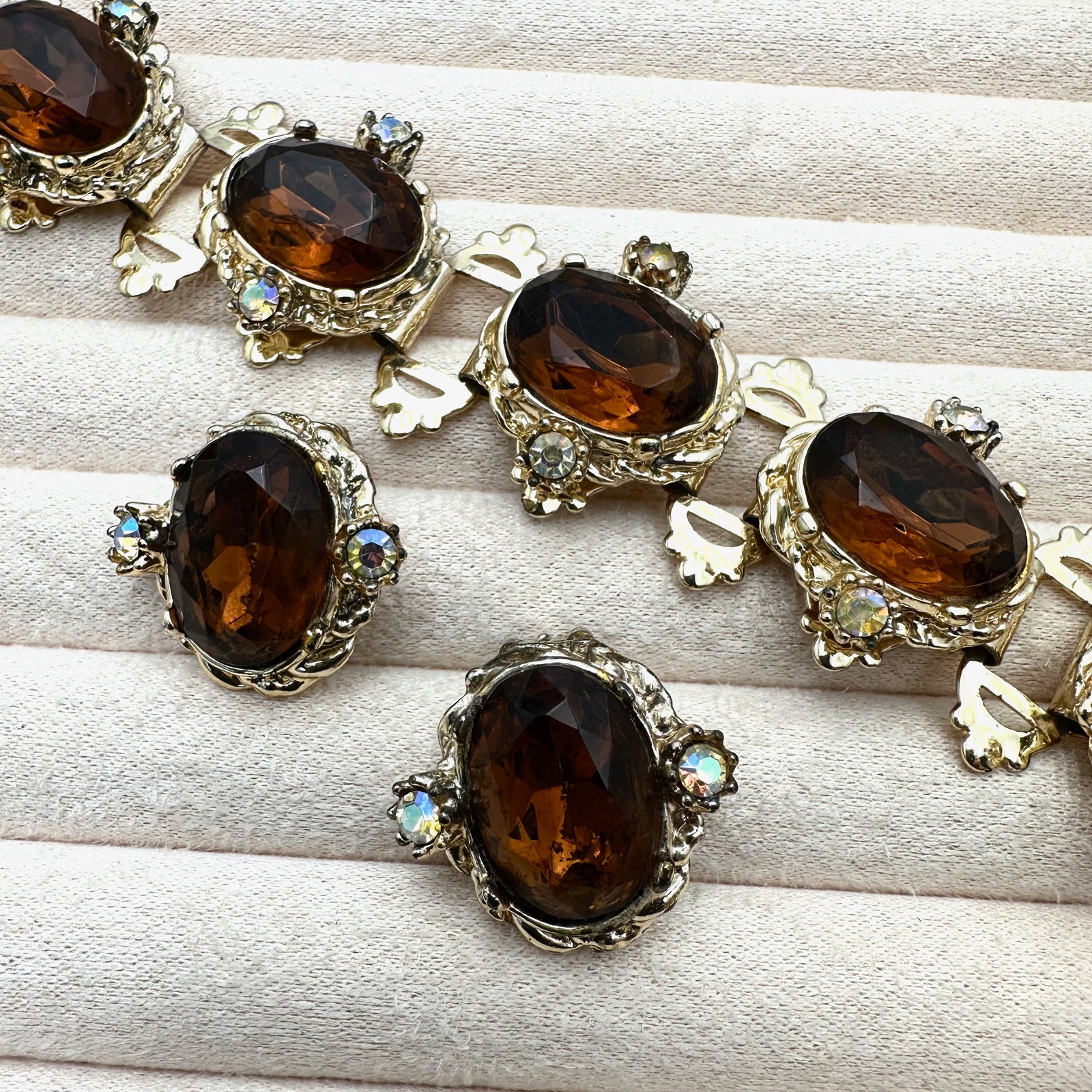 Vintage Amber Colored Glass Rhinestone Gold Tone Book Chain Bracelet and Clip Earrings: Vintage Amber Colored Glass Rhinestone Gold Tone Book Chain Bracelet and Clip Earrings