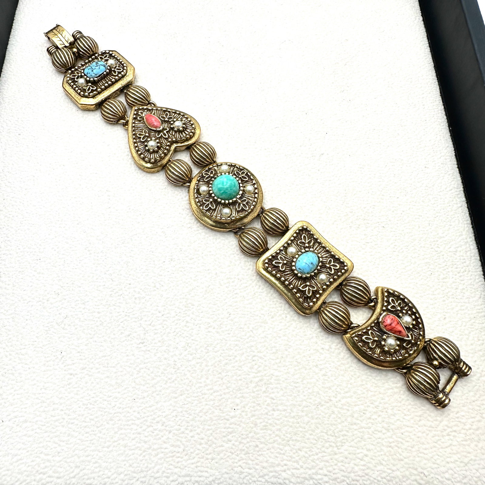 Vintage Czech Glass Cabochon Gold Tone Slide Bracelet 7 Inch Length (1 of 2)