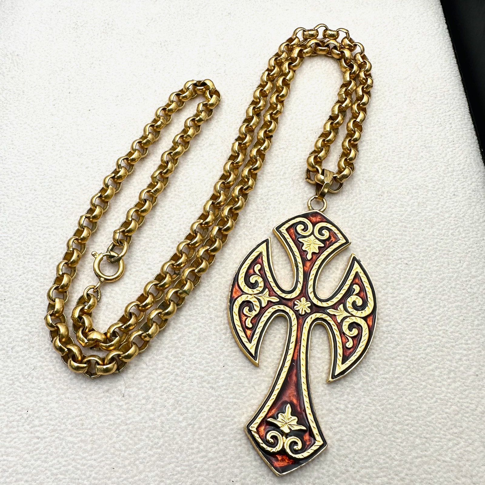 Vintage MMA Large Red Enamel Gold Tone Cross Pendant Necklace Heavy 24 Inch Chain: Vintage MMA Large Red Enamel Gold Tone Cross Pendant Necklace Heavy 24 Inch Chain