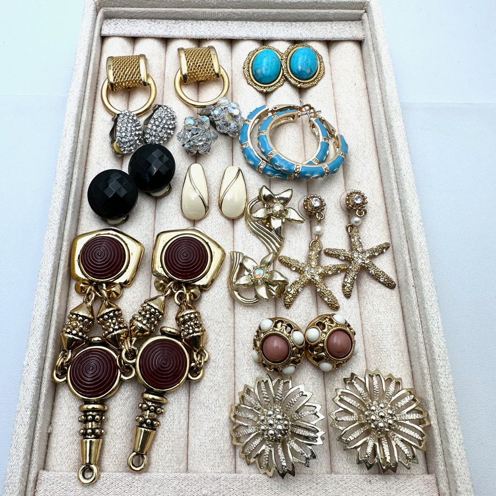 Vintage Group Lot of Earrings Variety of Styles and Colors (1 of 2)