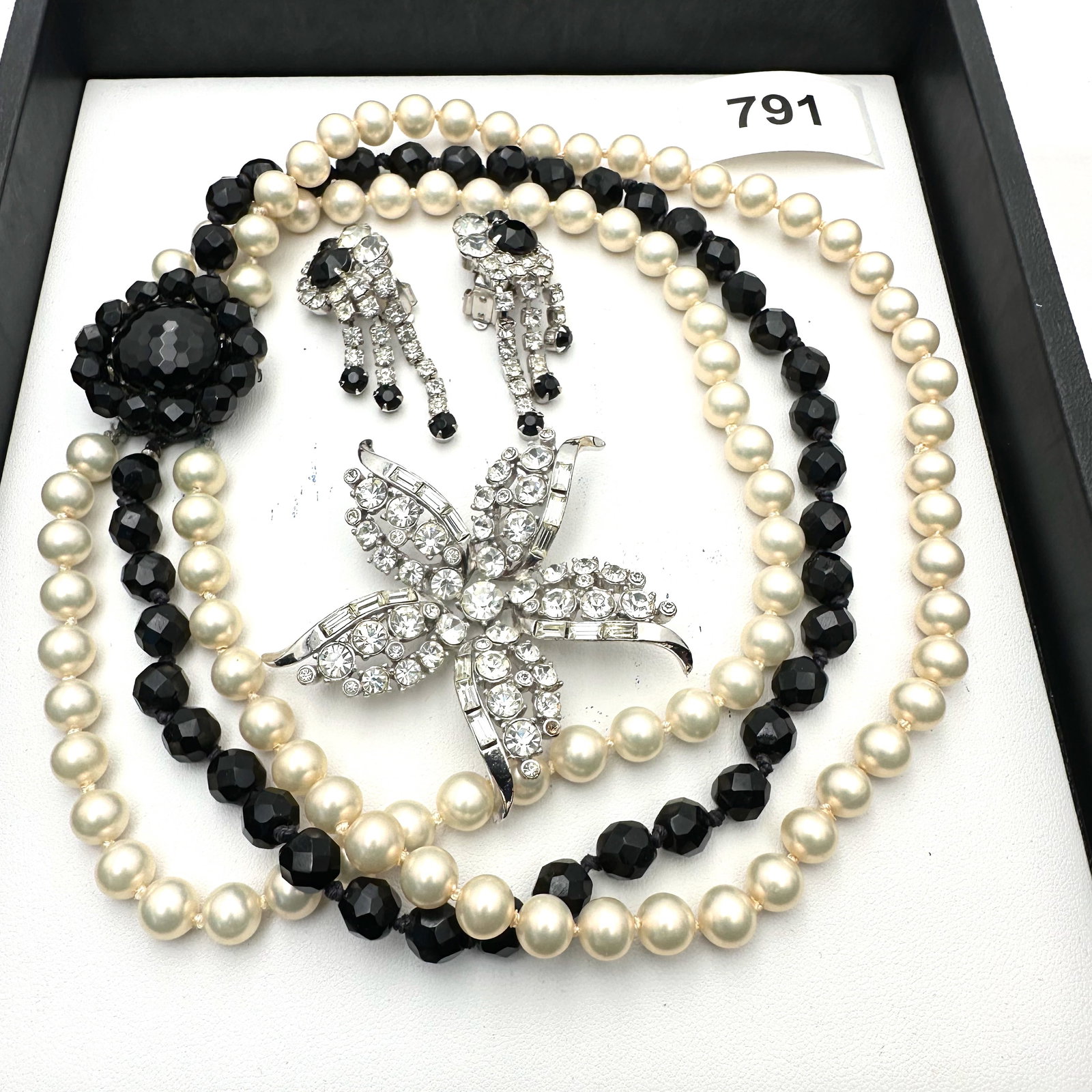 Vintage Group Jewelry Lot Black Glass Bead Faux Pearl Necklace Rhinestone Brooch and Clip Earrings: Vintage Group Jewelry Lot Black Glass Bead Faux Pearl Necklace Rhinestone Brooch and Clip Earrings