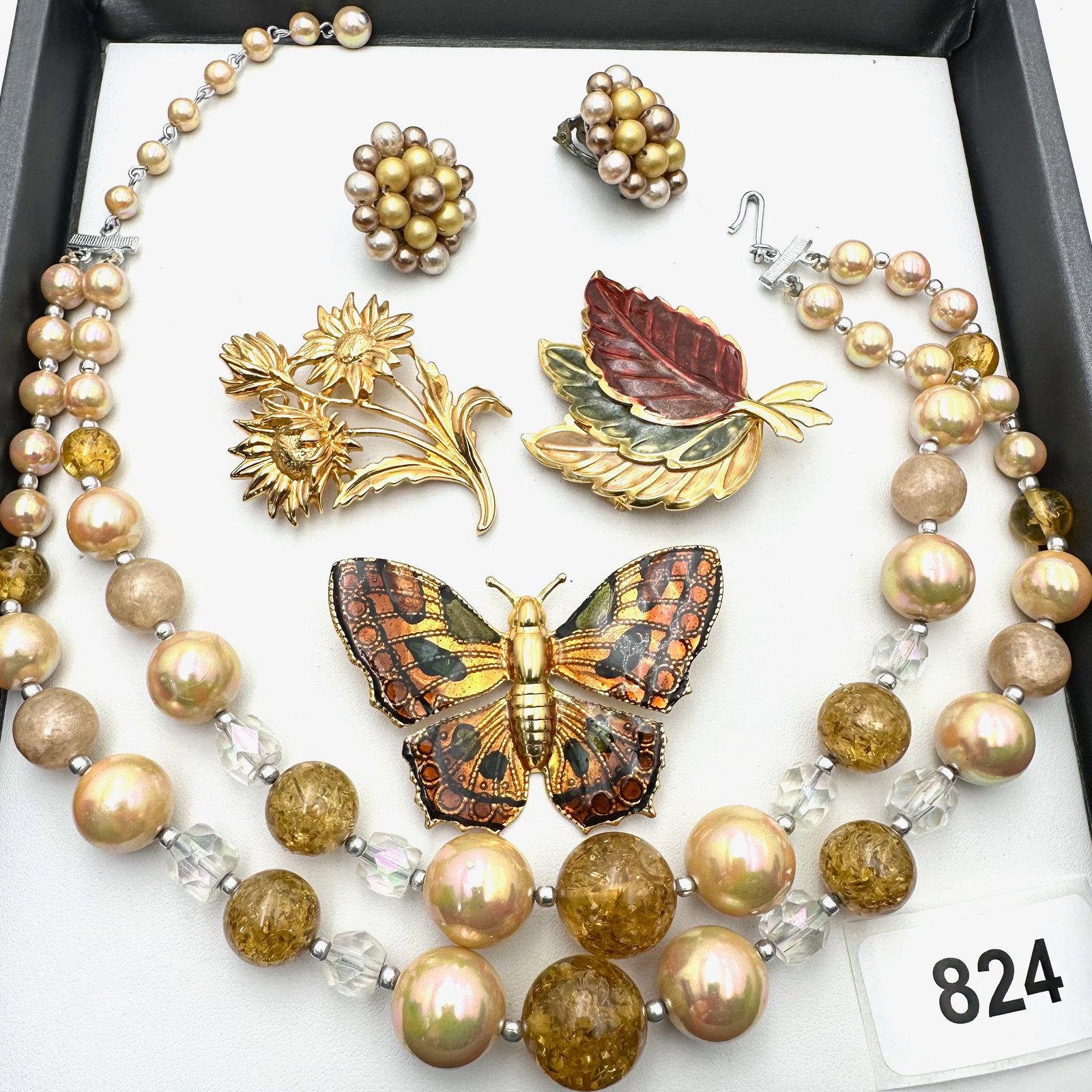 Vintage Group Jewelry Lot Butterfly Flower and Fall Leaves Brooches Clip Earrings Cluster Bead: Vintage Group Jewelry Lot Butterfly Flower and Fall Leaves Brooches Clip Earrings Cluster Bead Earrings