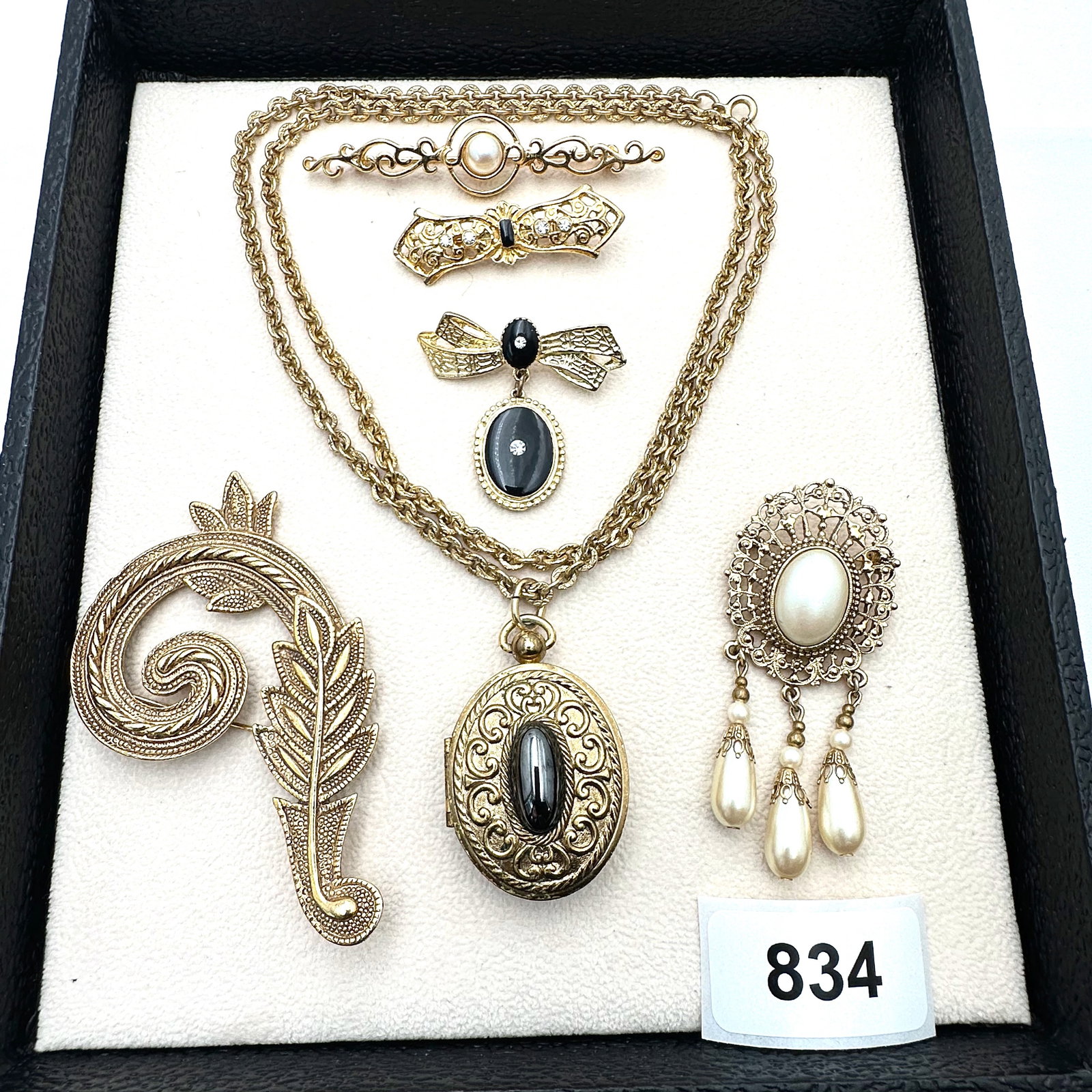 Vintage Group Jewelry Lot Victorian Revival Gold Tone Necklace and Brooches: Vintage Group Jewelry Lot Victorian Revival Gold Tone Necklace and Brooches