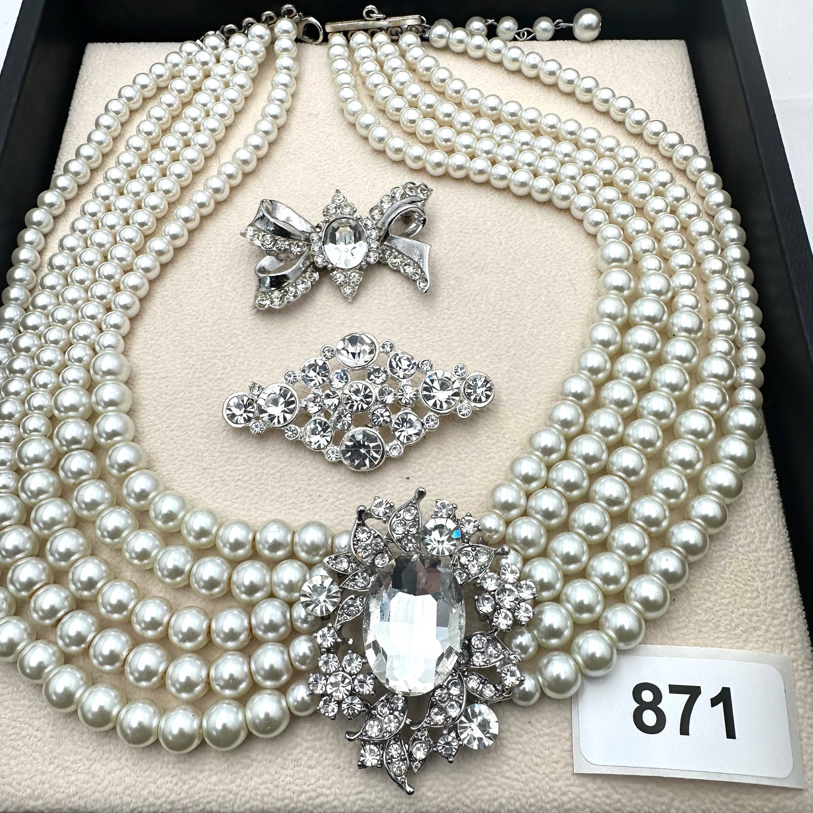 Vintage Group Jewelry Lot White Glass Pearl 5 Strand Necklace Clear Crystal Pendant and Coordinating: Vintage Group Jewelry Lot White Glass Pearl 5 Strand Necklace Clear Crystal Pendant and Coordinating Brooches