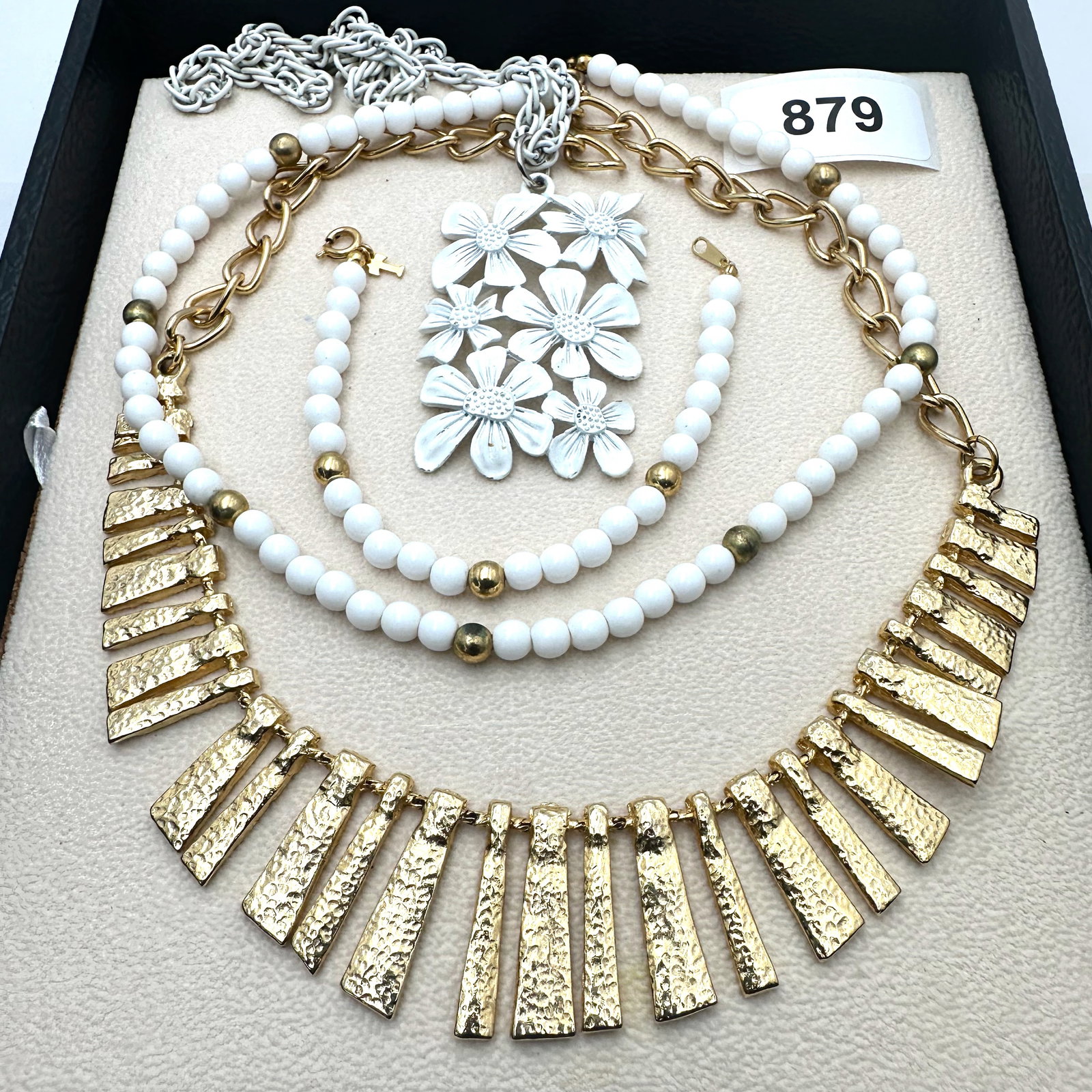 Vintage Group Jewelry Lot Trifari Necklace White Enamel Flower Pendant Necklace Gold Tone Necklace (1 of 2)