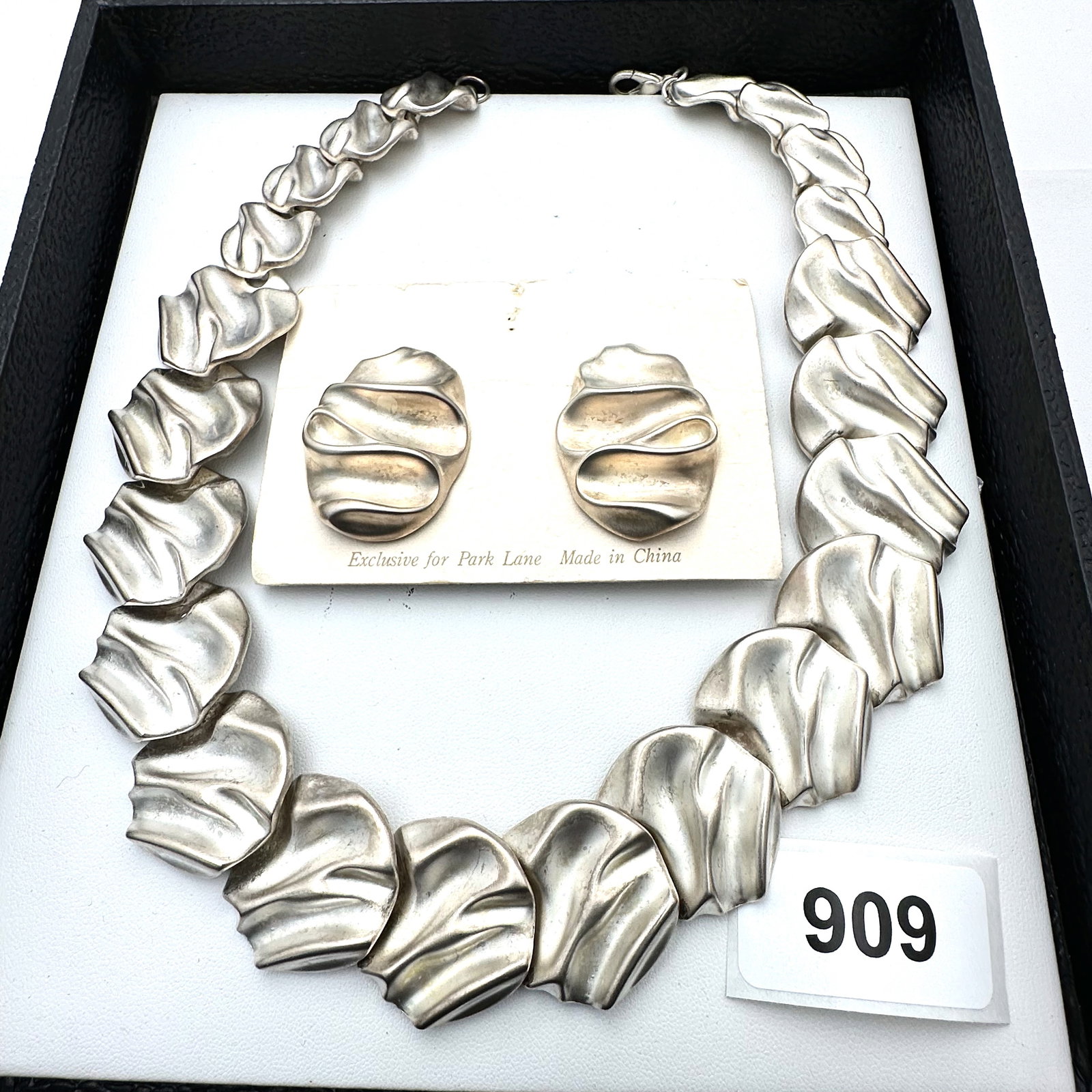 Vintage Group Jewelry Lot 1980s Glamour Matte Silver tone Necklace and Clip Earrings Park Lane (1 of 2)