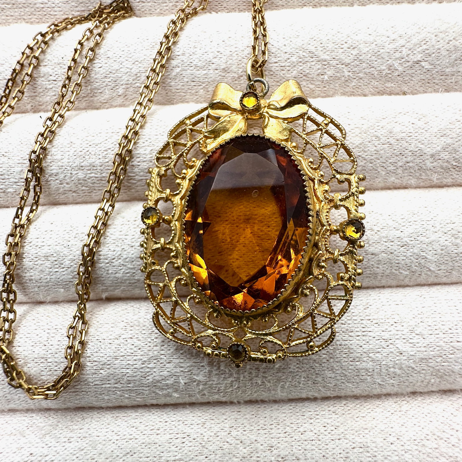 Antique Art Deco Amber Colored Czech Glass Gold Plated Filigree Pendant Necklace 17 Inch Chain: Antique Art Deco Amber Colored Czech Glass Gold Plated Filigree Pendant Necklace 17 Inch Chain