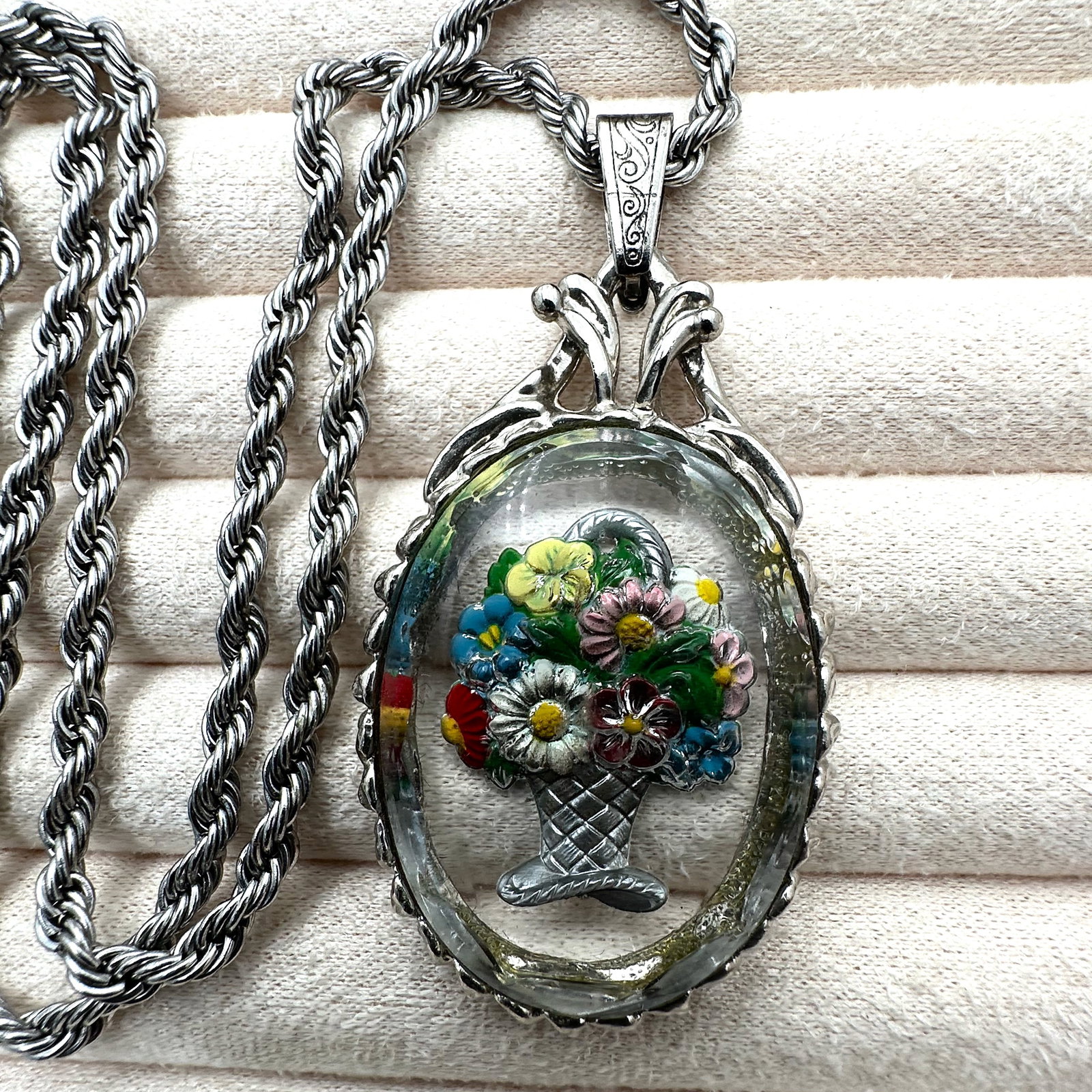 Vintage Reverse Painted Glass Silver Tone Pendant Necklace 28 Inch Chain (1 of 2)