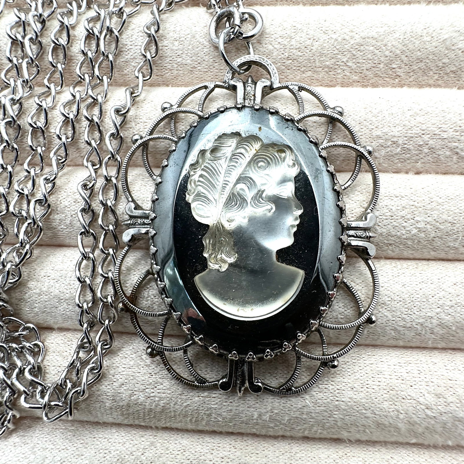 Vintage Hematite Cameo Silver Tone Necklace 30 Inch Chain (1 of 2)