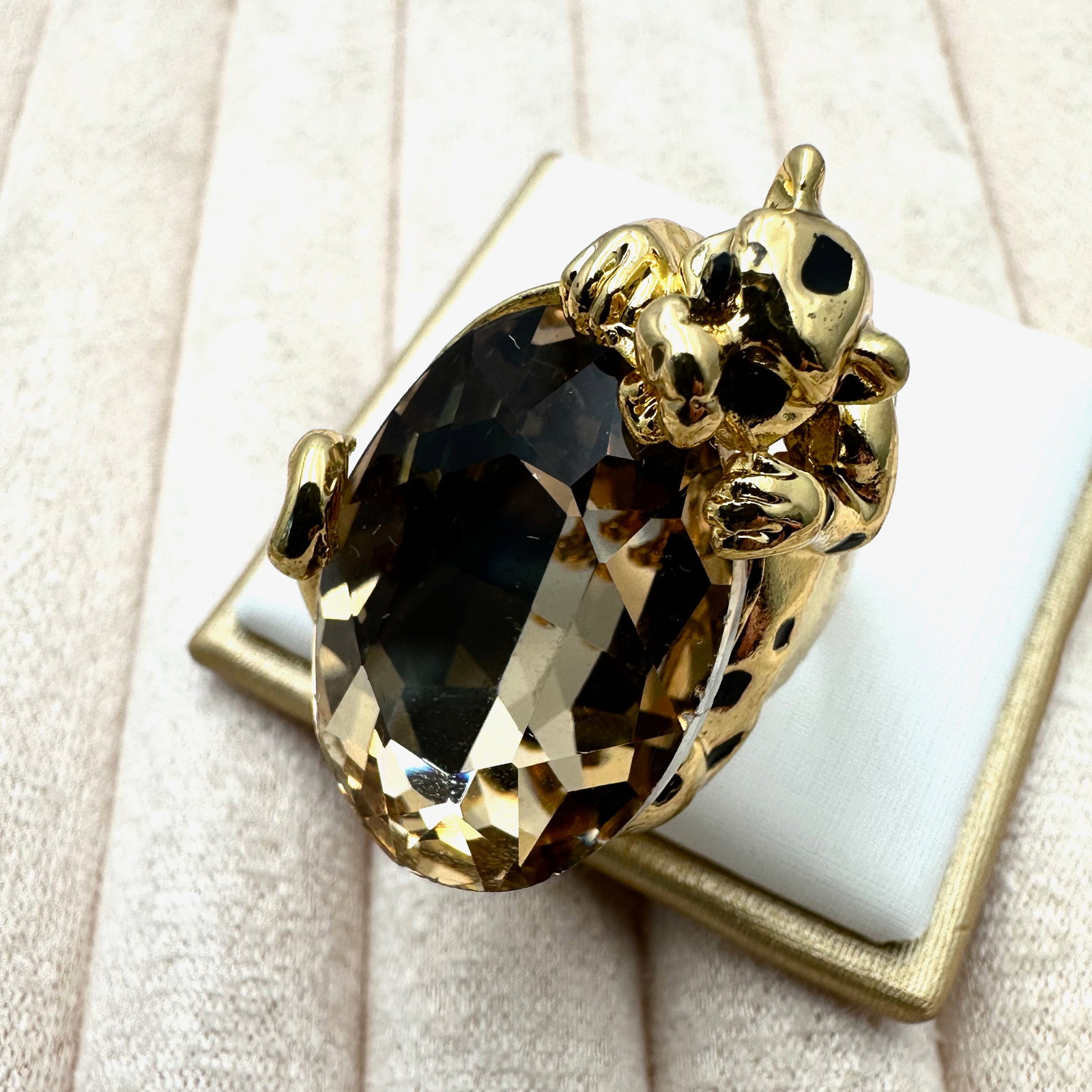Champagne Crystal Enamel Leopard Cougar Gold Plate Ring Size 7 (1 of 2)