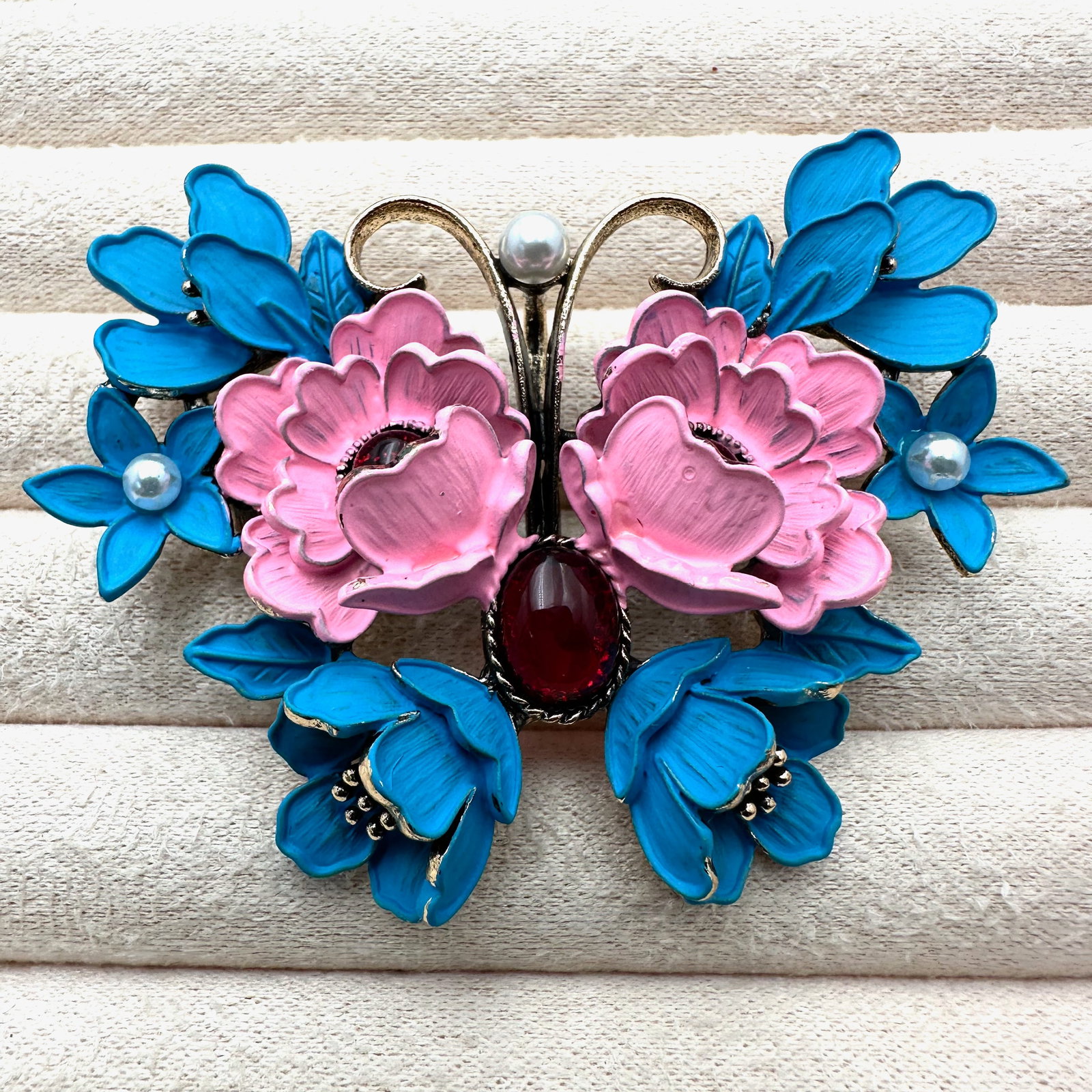Pink and Blue Enamel Faux Pearl Rhinestone Gold Tone Butterfly Brooch Pin 2.5 Inch: Pink and Blue Enamel Faux Pearl Rhinestone Gold Tone Butterfly Brooch Pin 2.5 Inch