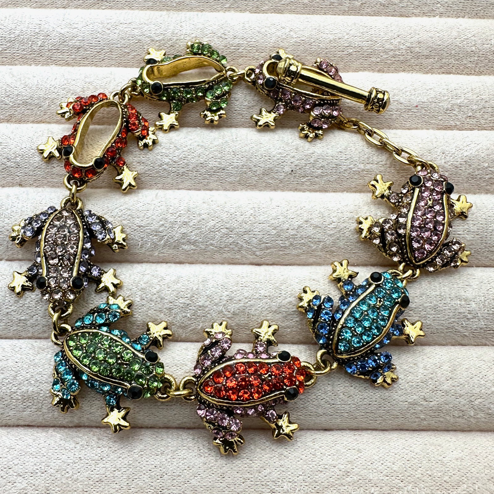 Multicolor Crystal Frog Design Gold Tone Toggle Bracelet Fits Up to 8 Inch Wrist: Multicolor Crystal Frog Design Gold Tone Toggle Bracelet Fits Up to 8 Inch Wrist