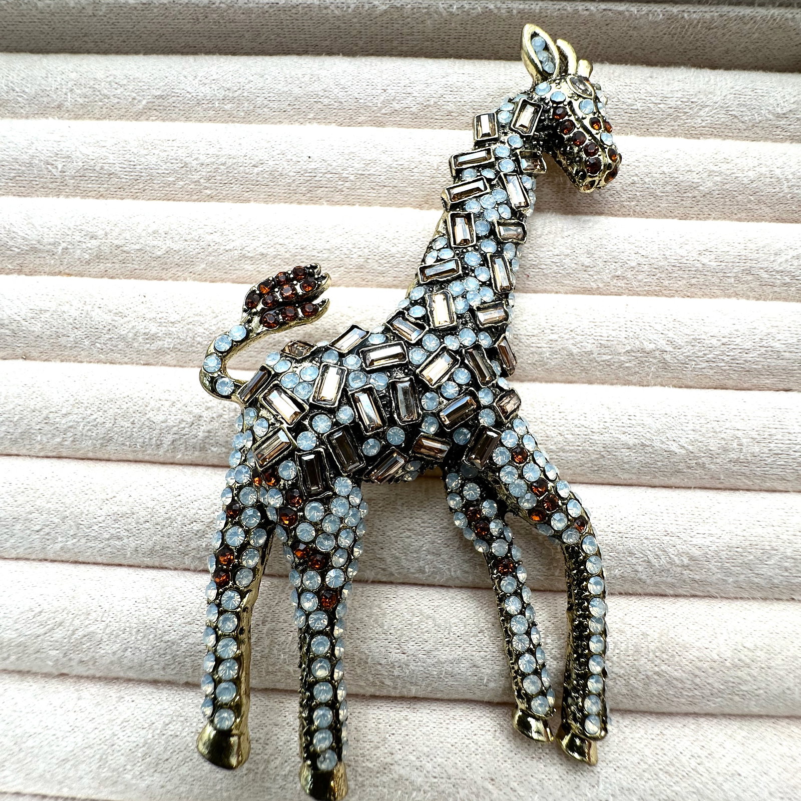 Large 4 Inch Amber and Opalescent Crystal Giraffe Gold Tone Brooch Pin (1 of 2)