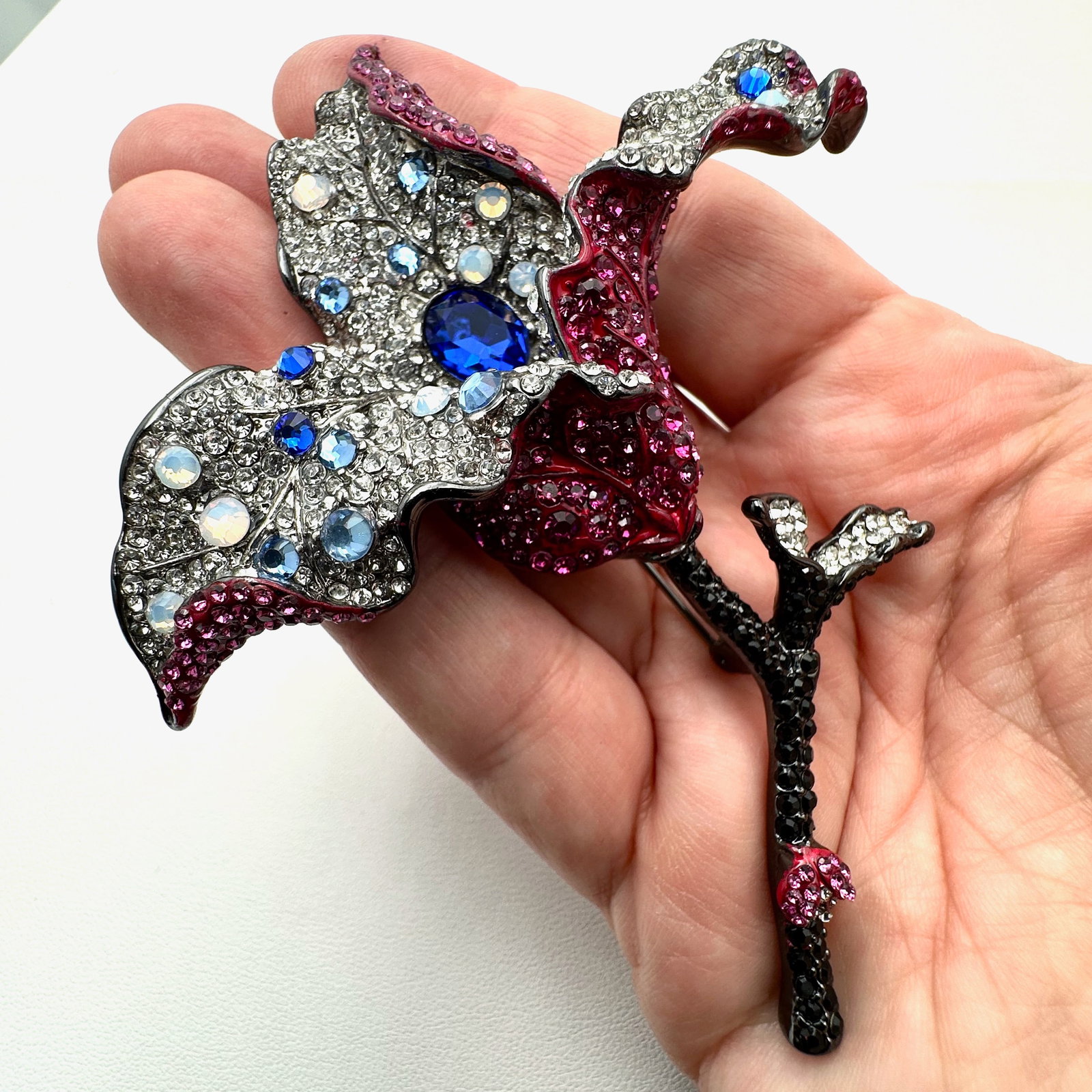 Intricate Multicolor Crystal 3 D Brooch Pin 4 Inch Length Heavy Quality Made: Intricate Multicolor Crystal 3 D Brooch Pin 4 Inch Length Heavy Quality Made