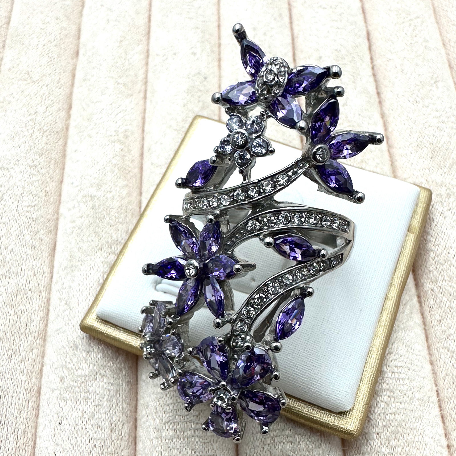 Purple Amethyst Gemstone Ring Silver Plated Stainless Steel Size 10 Huge Statement Ring: Purple Amethyst Gemstone Ring Silver Plated Stainless Steel Size 10 Huge Statement Ring