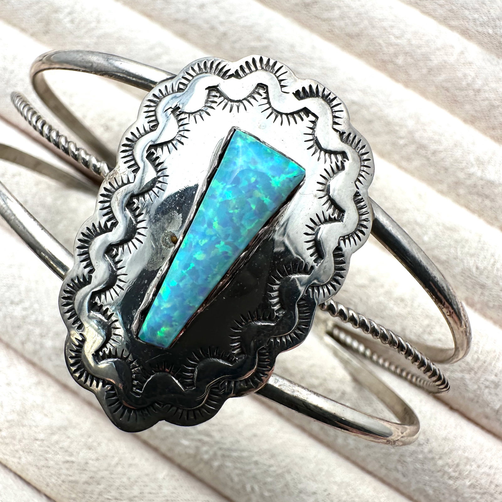 Vintage Native American Navajo Harry Spencer Sterling Silver Opal Cuff Bracelet Weight 15 Grams: Vintage Native American Navajo Harry Spencer Sterling Silver Opal Cuff Bracelet Weight 15 Grams