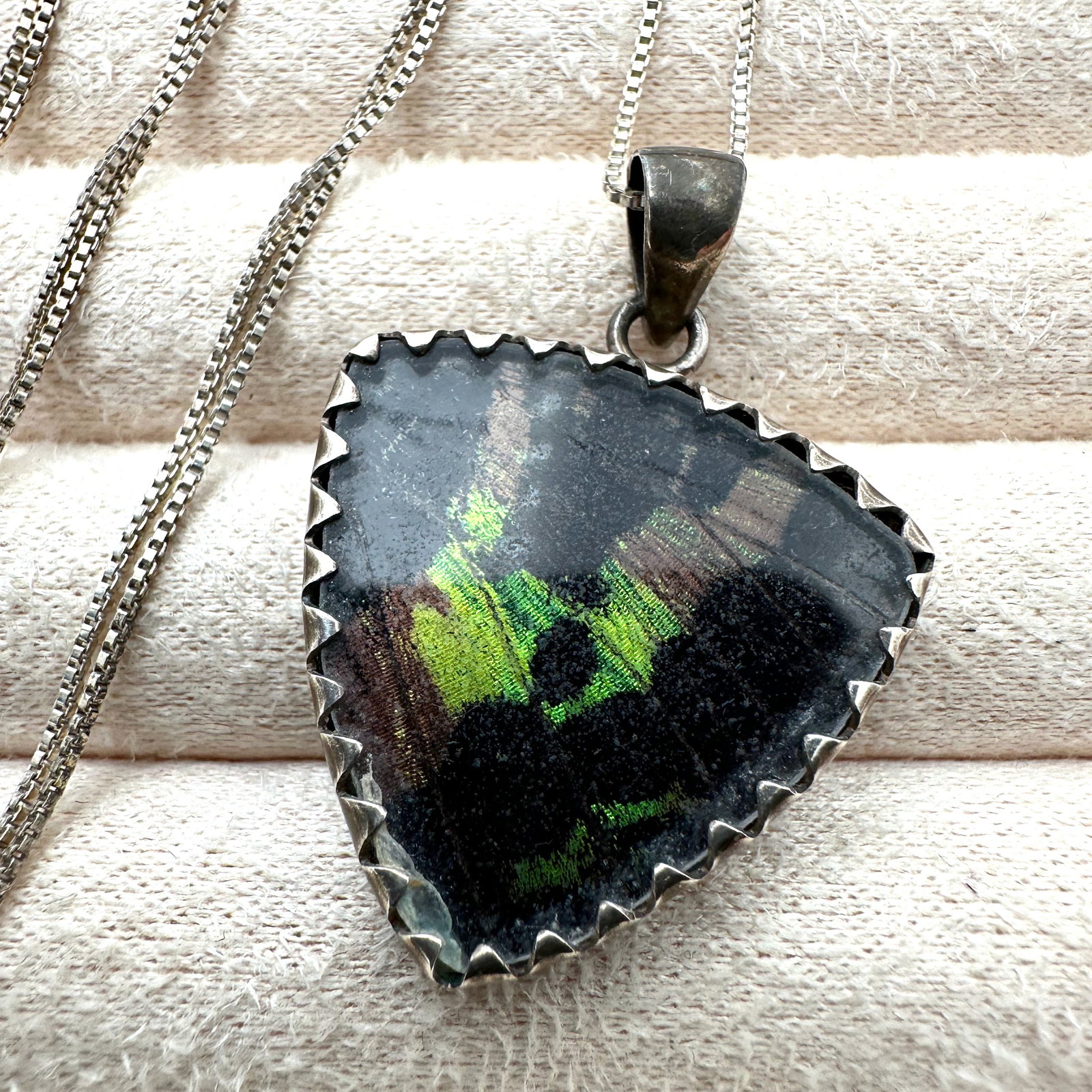 Vintage Butterfly Wing Pendant Sterling Silver Pendant Necklace 18 Inch Chain: Vintage Butterfly Wing Pendant Sterling Silver Pendant Necklace 18 Inch Chain