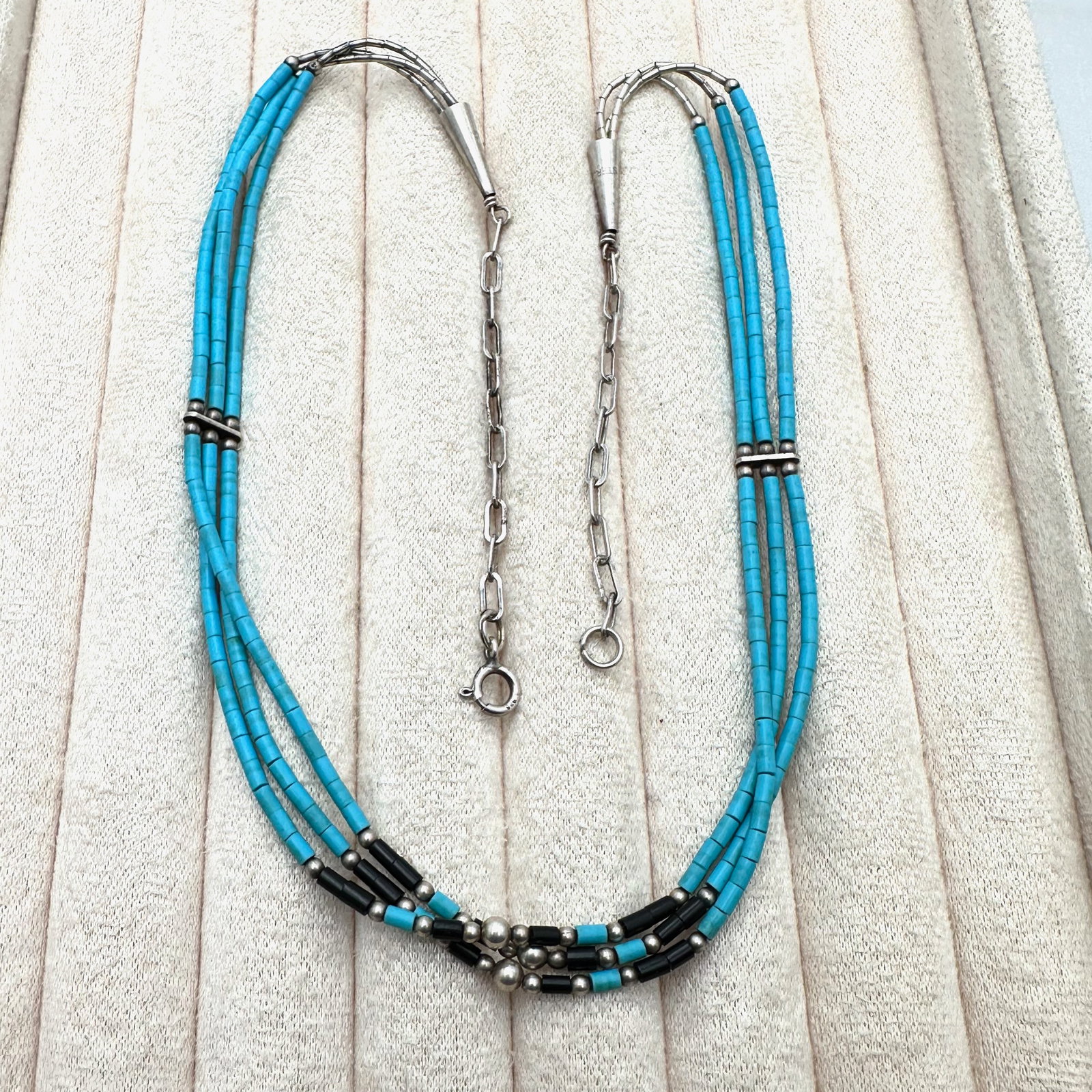 Vintage American Southwest Turquoise Sterling Liquid Silver Necklace 18 Inch: Vintage American Southwest Turquoise Sterling Liquid Silver Necklace 18 Inch