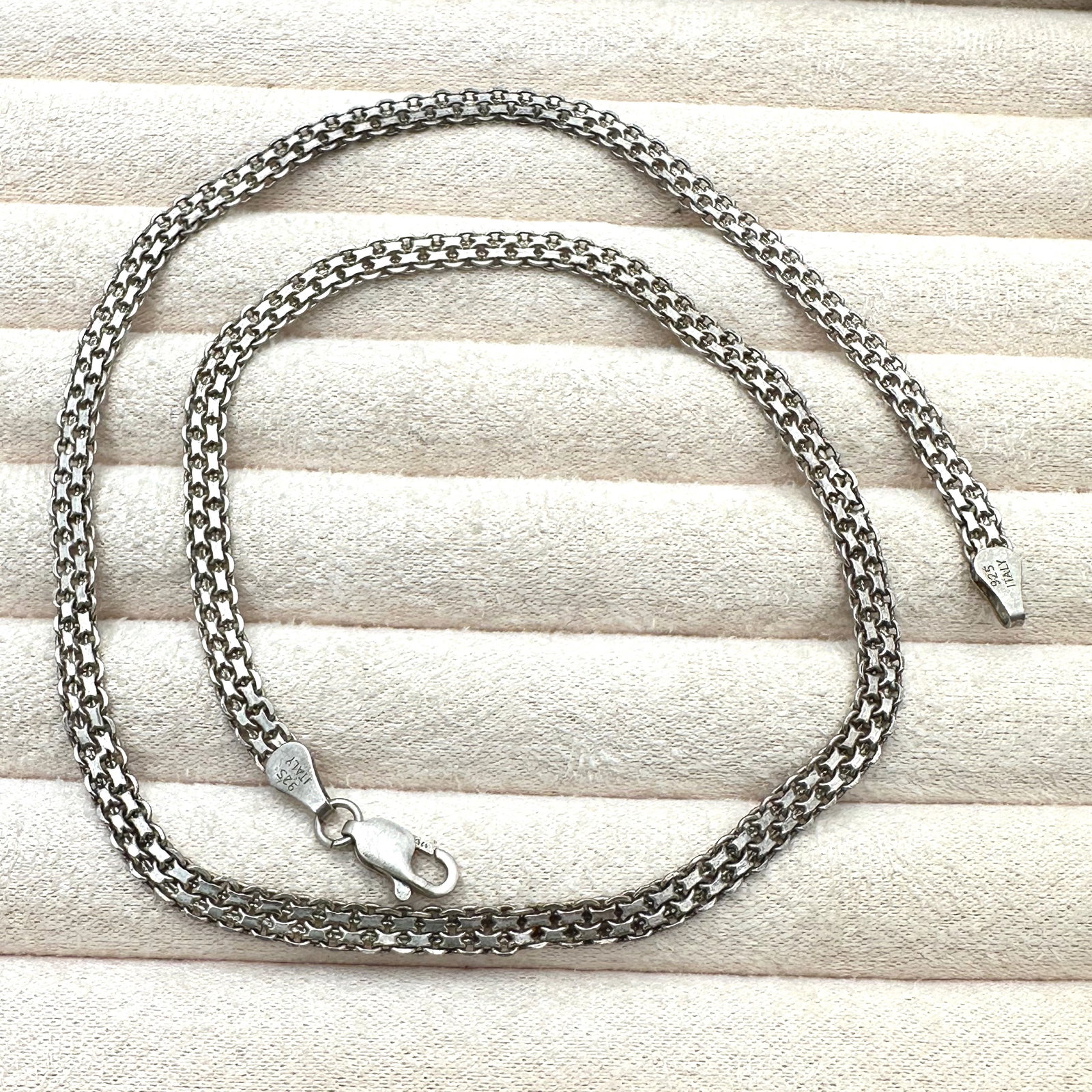 Italy Sterling Silver Woven Design Chain 17 Inch Length Weight 11 Grams: Italy Sterling Silver Woven Design Chain 17 Inch Length Weight 11 Grams