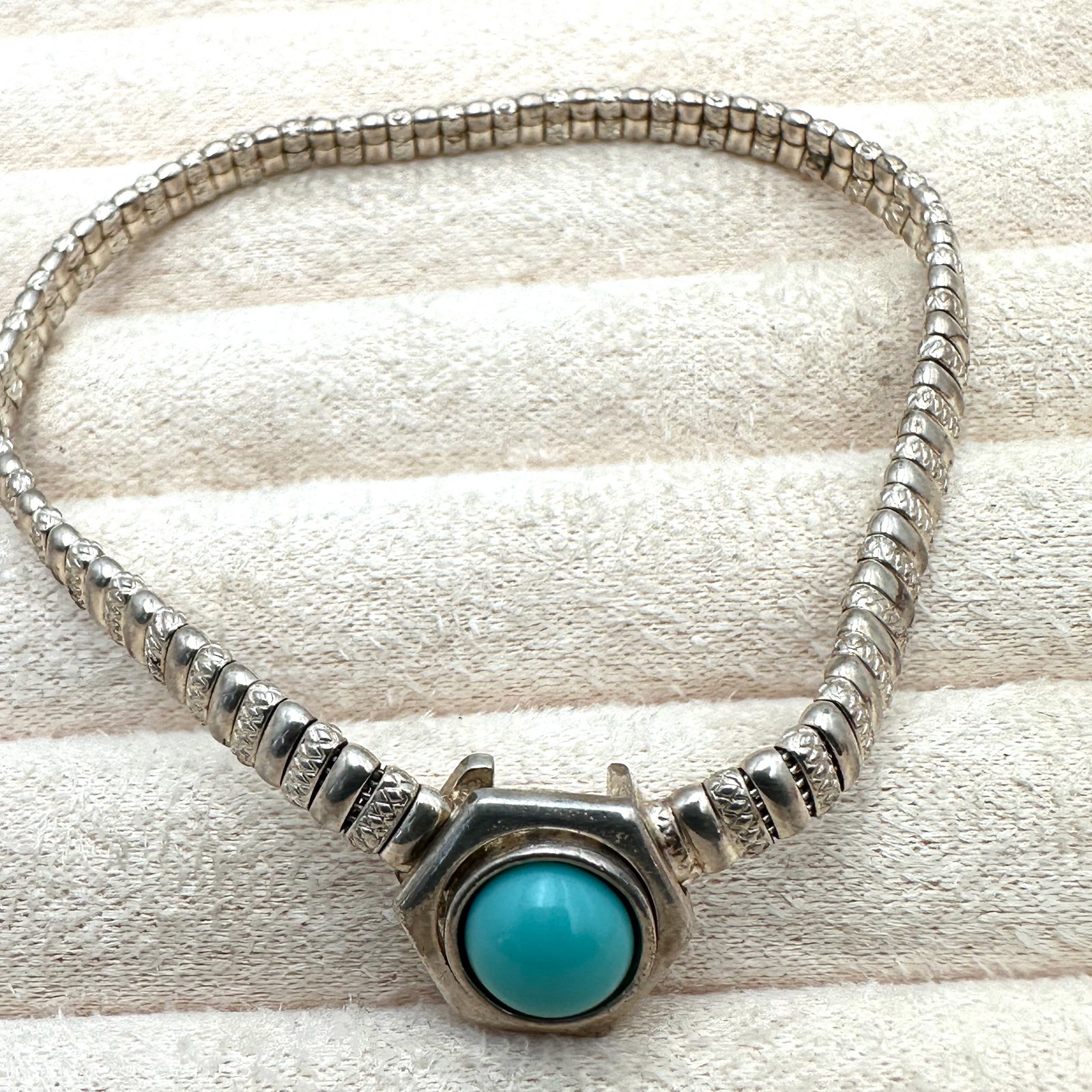 Italy Sleeping Beauty Turquoise Sterling Silver Bracelet Unique Clasp 7 Inch Weight 13 Grams: Italy Sleeping Beauty Turquoise Sterling Silver Bracelet Unique Clasp 7 Inch Weight 13 Grams