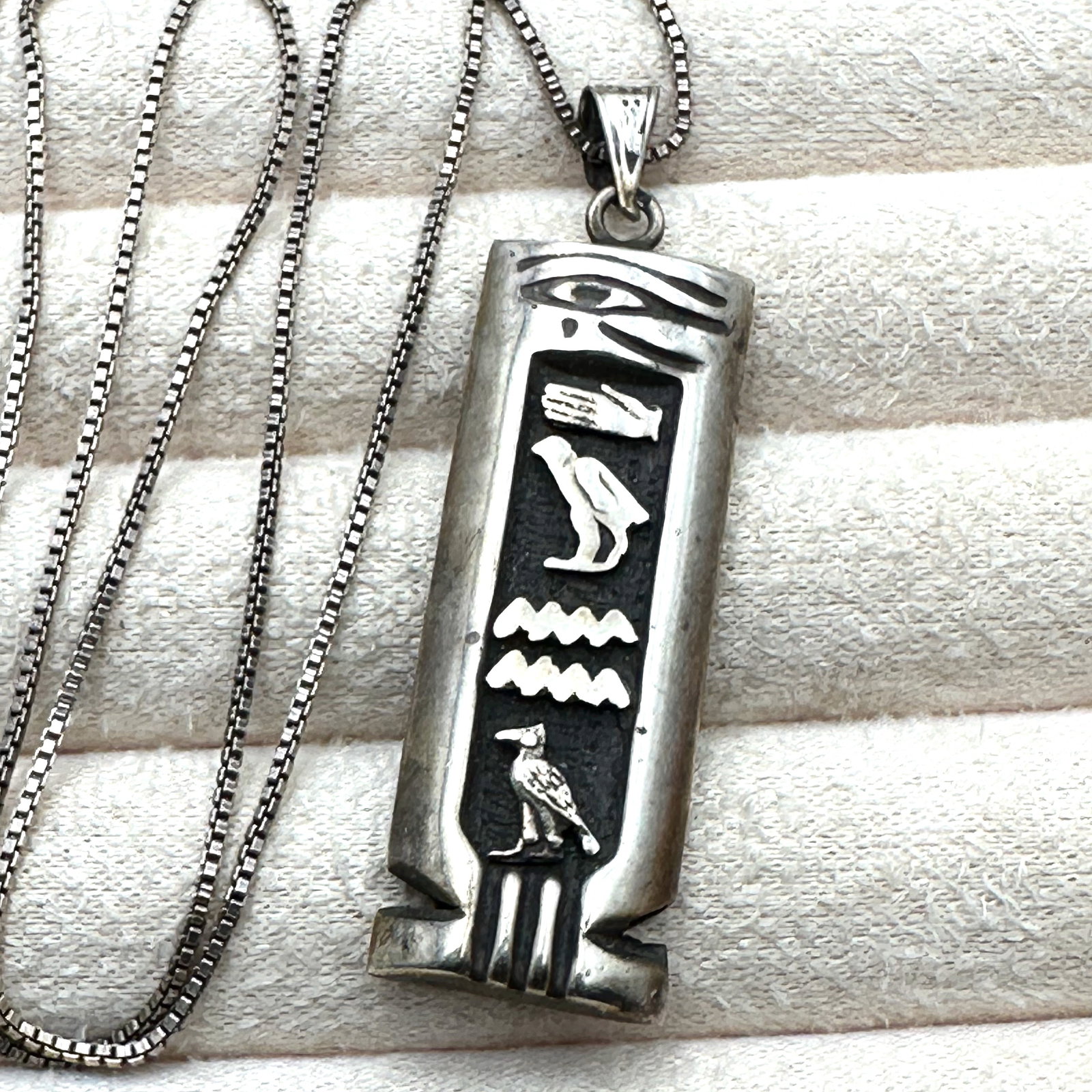 Vintage 3 D Egyptian Hieroglyphics Sterling Silver 2" Pendant Necklace Chain 18 Inch Weight 10 Grams: Vintage 3 D Egyptian Hieroglyphics Sterling Silver 2" Pendant Necklace Chain 18 Inch Weight 10 Grams