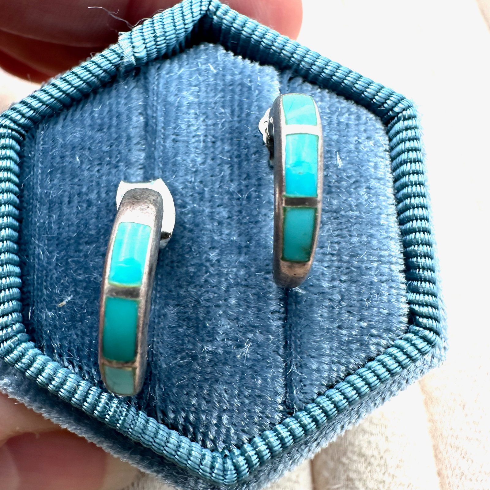 Vintage Native American Inlay Turquoise Sterling Silver Half Hoop Pierced Earrings 1/2 Inch Box: Vintage Native American Inlay Turquoise Sterling Silver Half Hoop Pierced Earrings 1/2 Inch Box Included