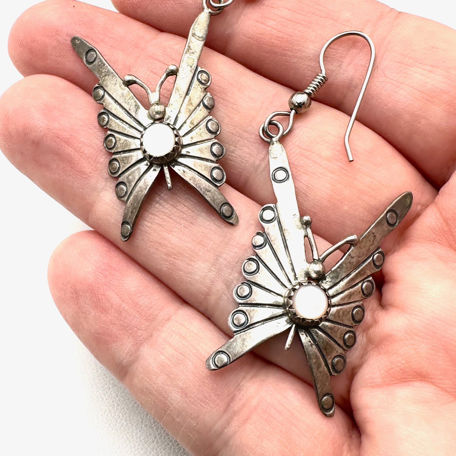Vintage Native American S Dickens Navajo Pink Pearl Butterfly Sterling Silver Pierced Earrings 2: Vintage Native American S Dickens Navajo Pink Pearl Butterfly Sterling Silver Pierced Earrings 2 Inch