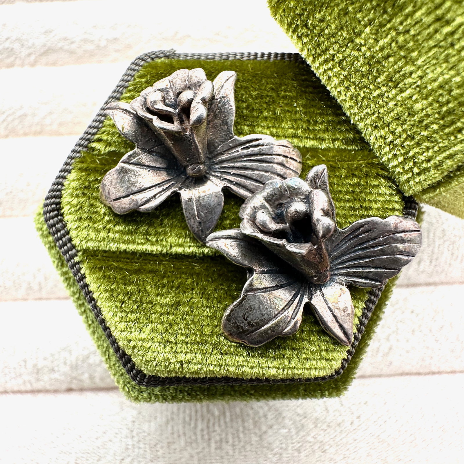 Vintage Sterling Silver Covered Wagon Design Scarf or Bandana Holder?: Vintage Sterling Silver Covered Wagon Design Scarf or Bandana Holder?