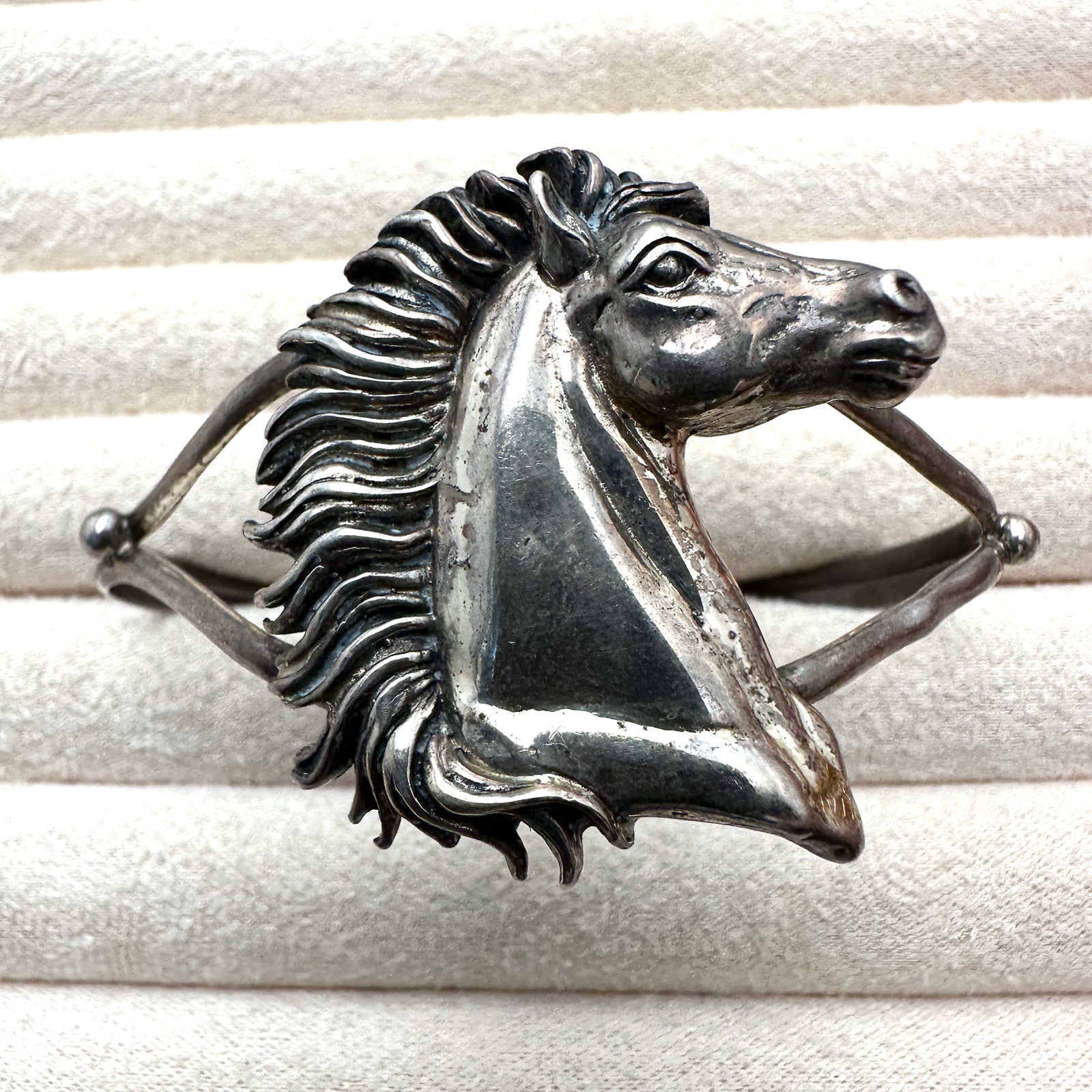 Sterling Silver Horse Design Cuff Bracelet Hallmarked with Cloud Mark 29 Grams Adjustable Size