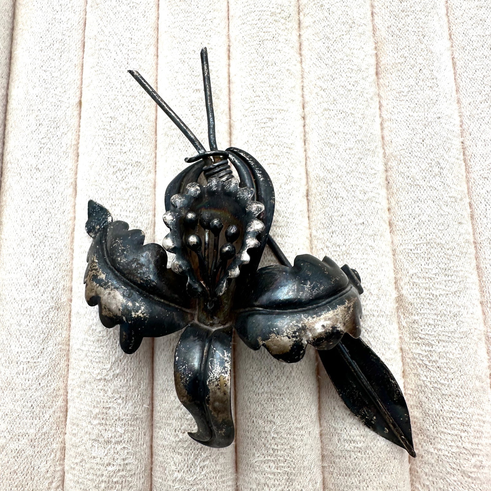 Vintage Mexico Large Flower Design Brooch Pin Heavy Patina 3 Inch Length: Vintage Mexico Large Flower Design Brooch Pin Heavy Patina 3 Inch Length