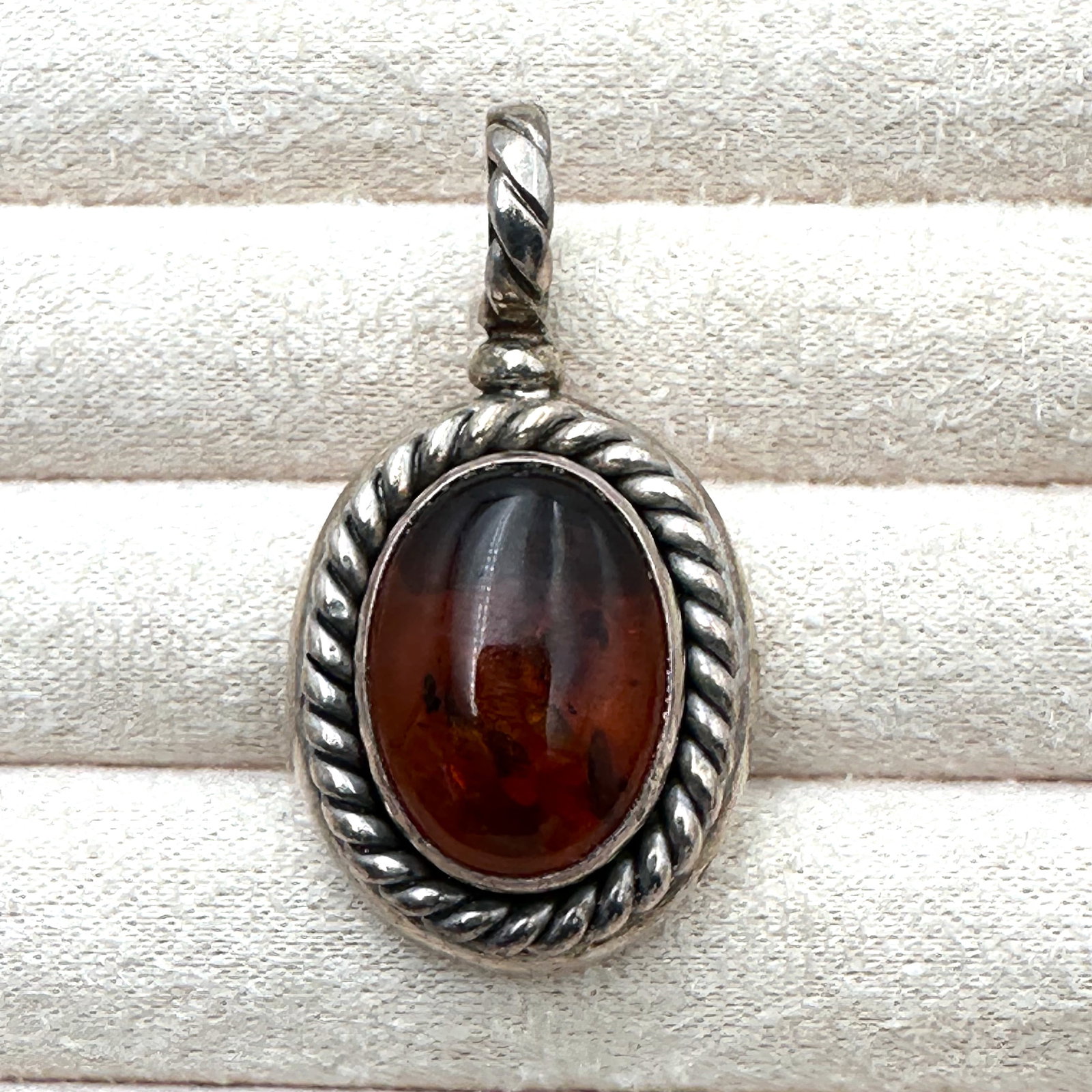 Suarti Natural Amber Sterling Silver Pendant for Necklace 1.75 Inch: Suarti Natural Amber Sterling Silver Pendant for Necklace 1.75 Inch