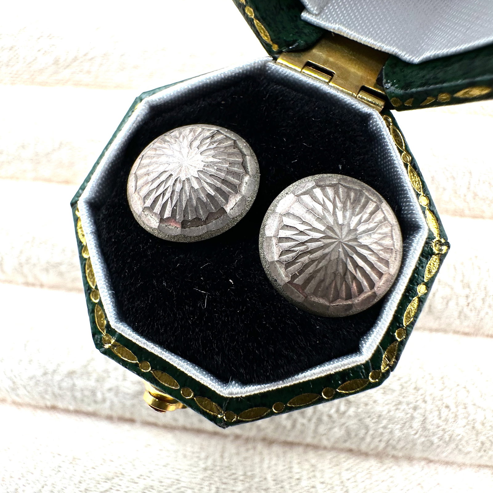 Vintage Native American Sterling Silver Stud Earrings Box Included: Vintage Native American Sterling Silver Stud Earrings Box Included