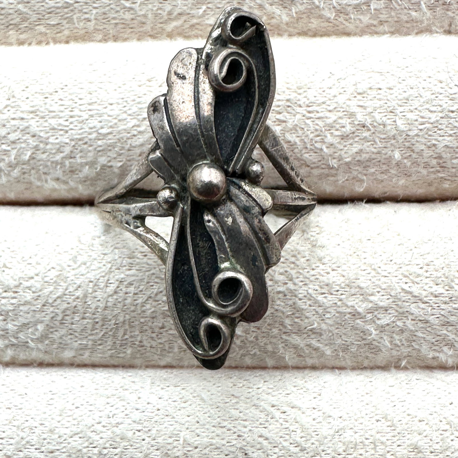 Vintage Native American Sterling Silver Ring Size 7.5: Vintage Native American Sterling Silver Ring Size 7.6