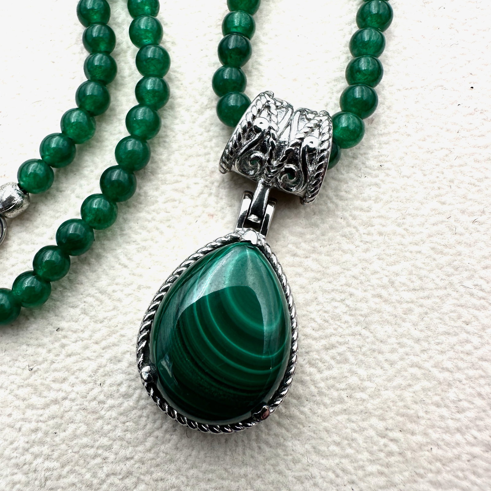 Green Quartzite Bead Malachite Pendant Silver Plated Stainless Steel Necklace 20 Inch: Green Quartzite Bead Malachite Pendant Silver Plated Stainless Steel Necklace 20 Inch
